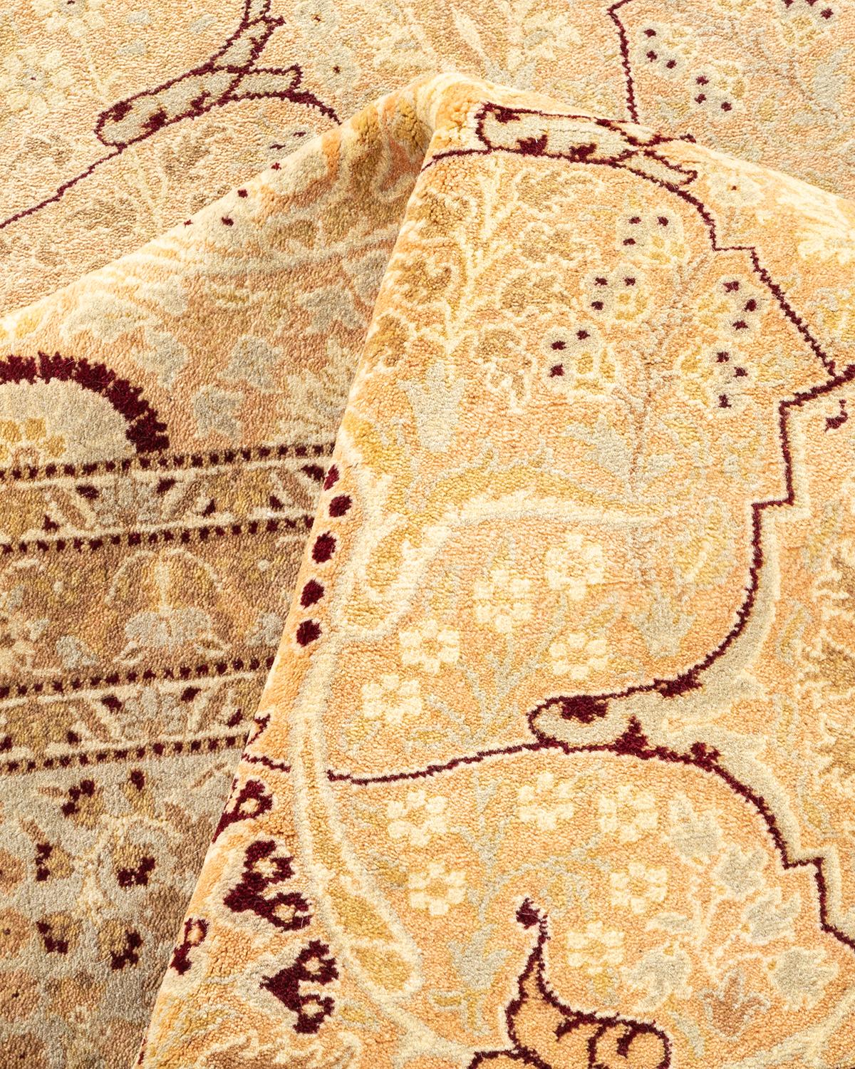 Autre Tapis traditionnel Mogul beige unique en son genre, fabriqué à la main en vente
