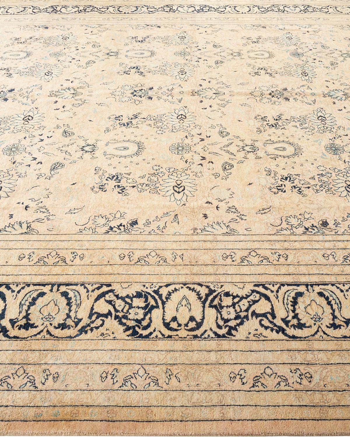 Tapis Mogul traditionnel beige unique fait à la main, unique en son genre Abîmé - En vente à Norwalk, CT