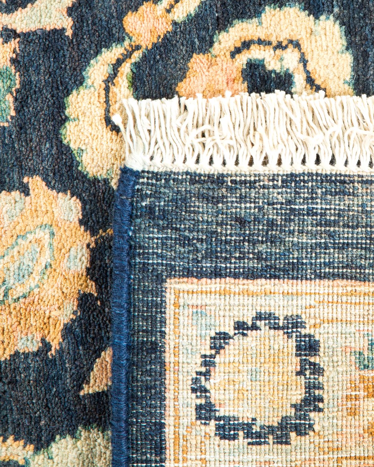 Traditioneller handgefertigter Mogul-Blauer Teppich, Unikat (Handgeknüpft) im Angebot