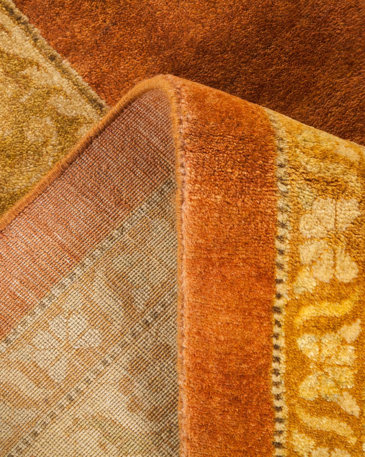 Handgefertigter, traditioneller Mogul-Teppich in Braun, Unikat (Pakistanisch) im Angebot
