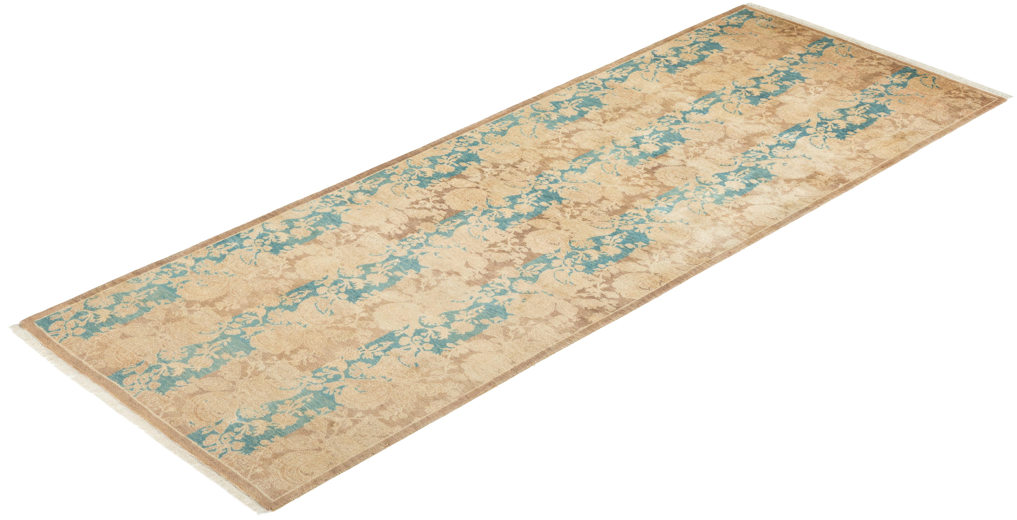Con palette sobrie e disegni allover, i tappeti della Collezione Mogul doneranno una raffinatezza senza tempo a qualsiasi stanza. Influenzati da uno spettro di disegni turchi, indiani e persiani, gli artigiani che tessono a mano questi tappeti di