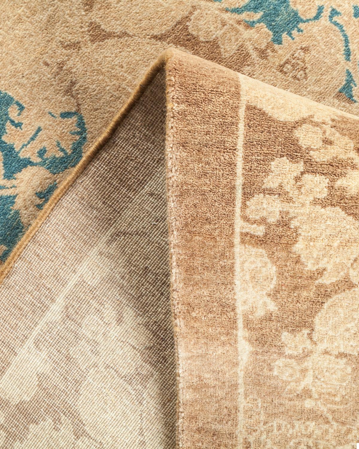 Handgefertigter, traditioneller Mogul-Teppich in Braun, Unikat (Pakistanisch) im Angebot