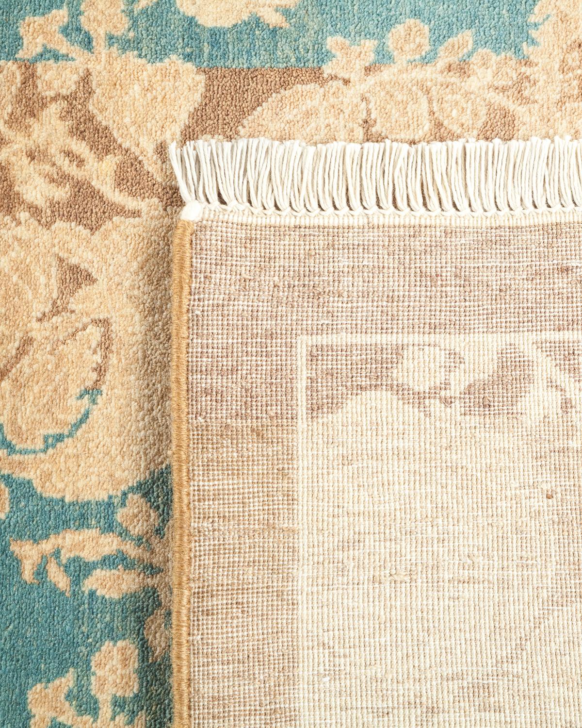 Handgefertigter, traditioneller Mogul-Teppich in Braun, Unikat (Handgeknüpft) im Angebot