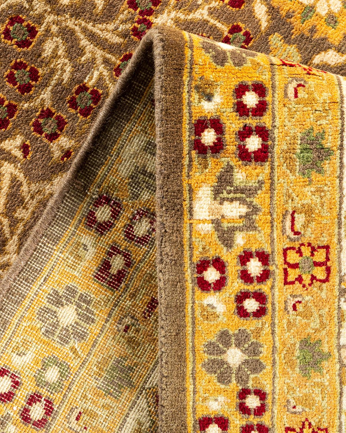 Traditioneller, handgefertigter, brauner Mogul-Teppich, Unikat (Pakistanisch) im Angebot