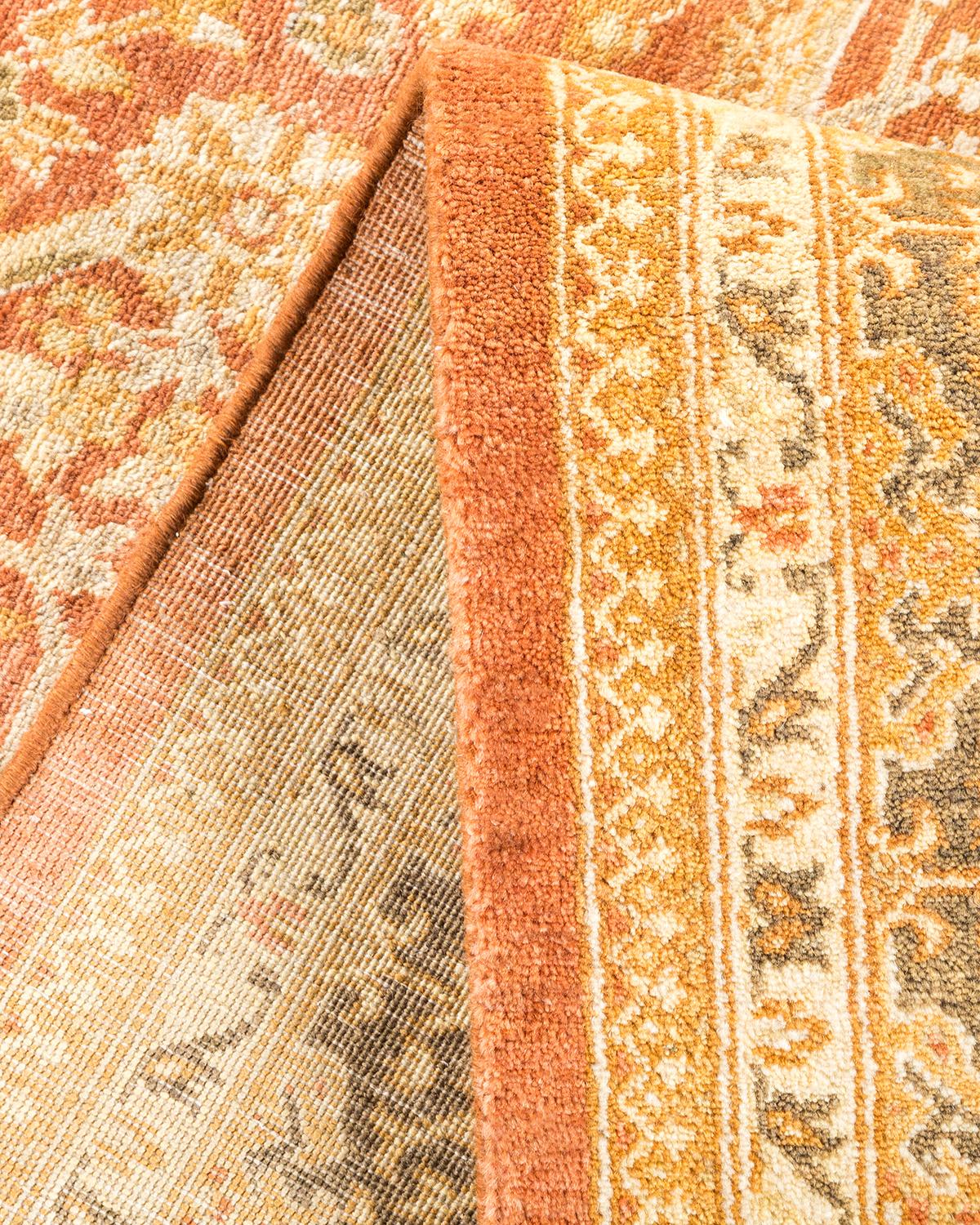 Pakistanais Tapis traditionnel Mogul marron unique en son genre fabriqué à la main en vente