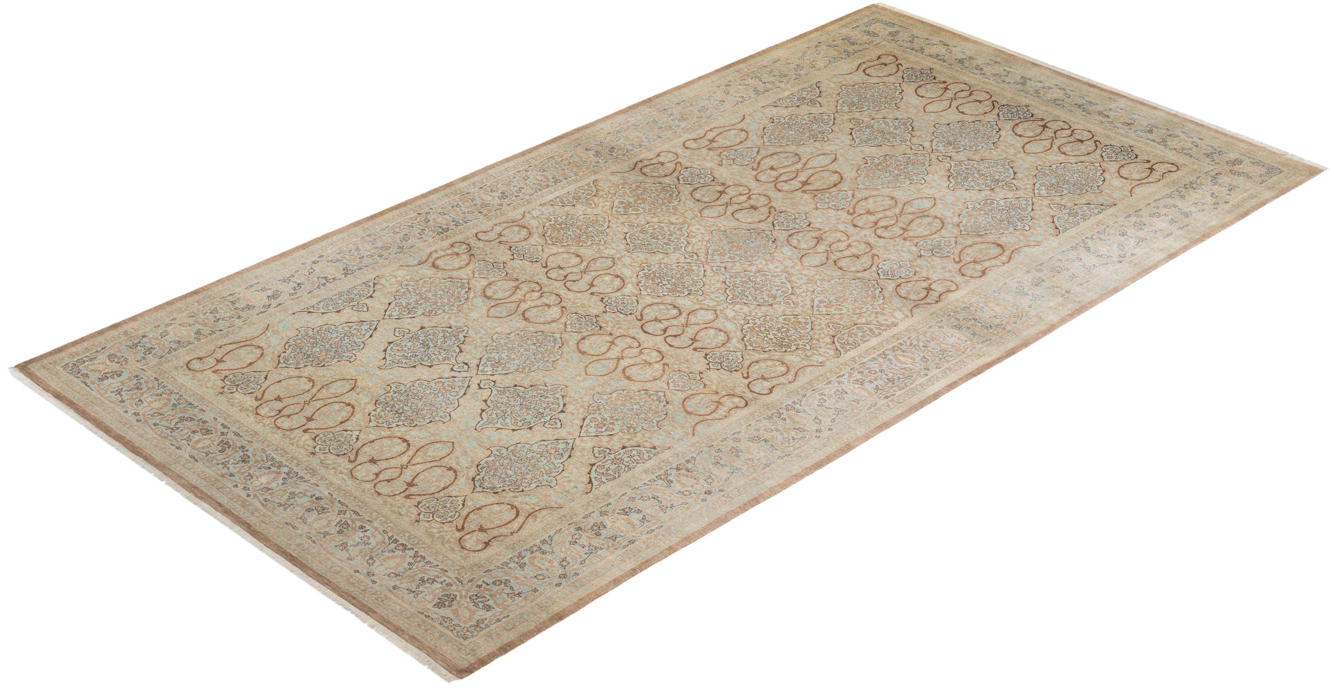 Con palette sobrie e disegni allover, i tappeti della Collezione Mogul doneranno una raffinatezza senza tempo a qualsiasi stanza. Influenzati da uno spettro di disegni turchi, indiani e persiani, gli artigiani che tessono a mano questi tappeti di
