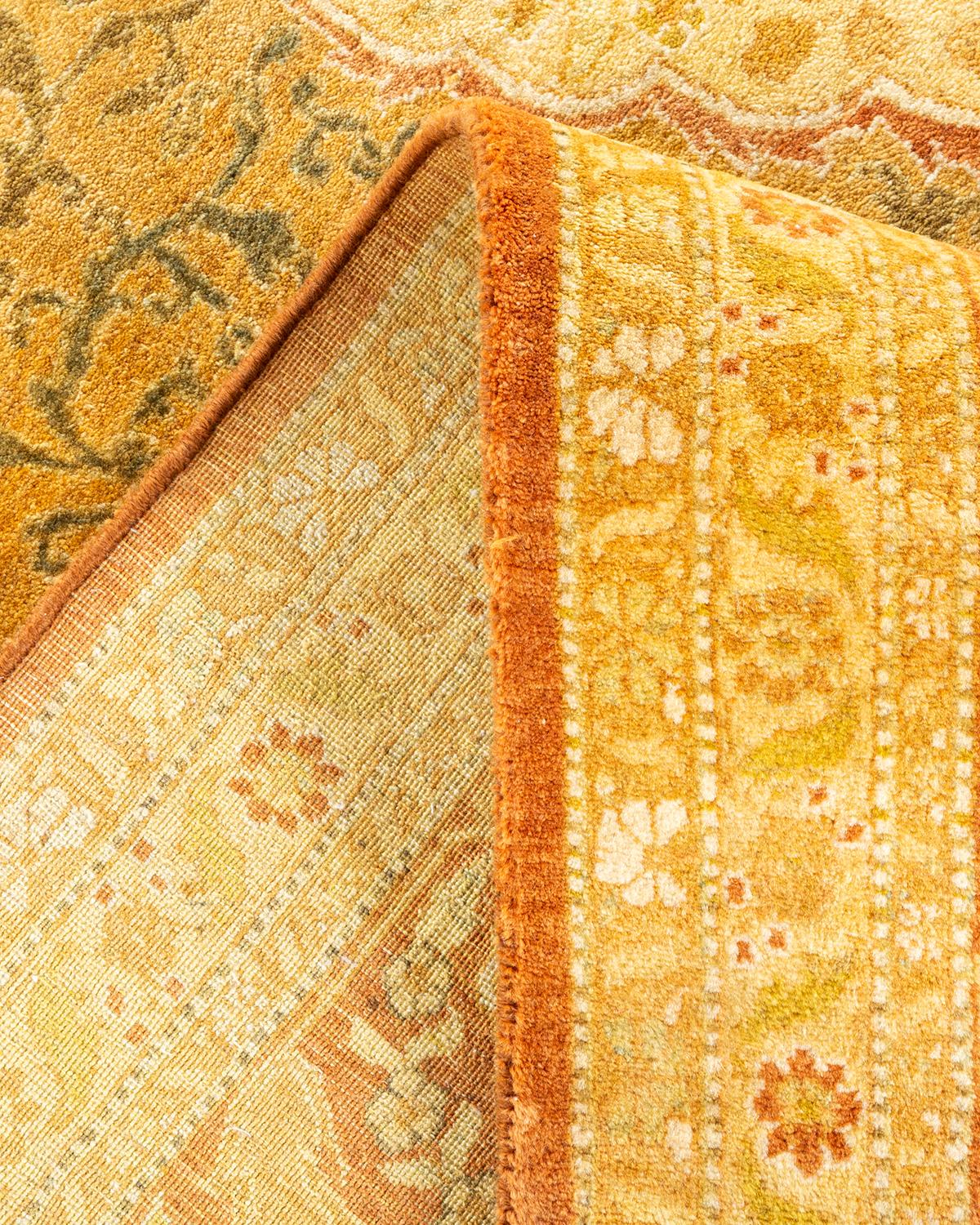 Pakistanais Tapis traditionnel Mogul marron unique en son genre fabriqué à la main en vente