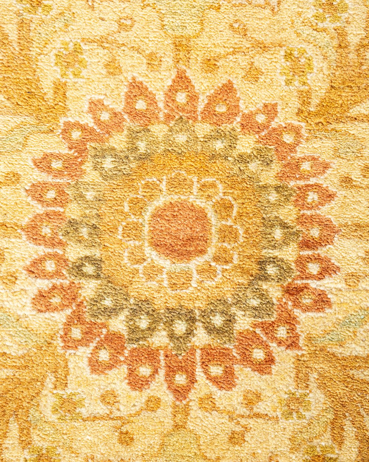 XXIe siècle et contemporain Tapis traditionnel Mogul marron unique en son genre fabriqué à la main en vente