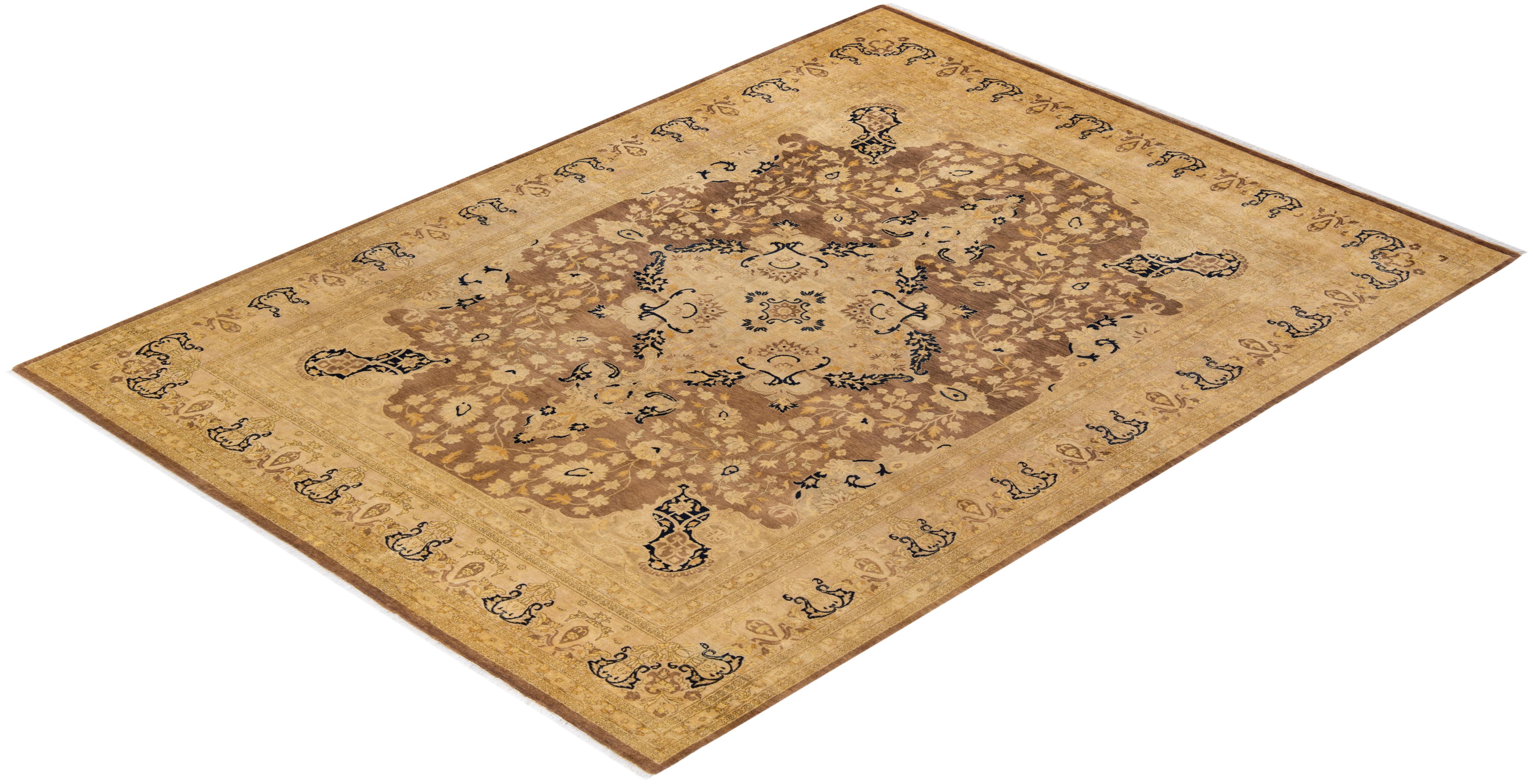 Avec leurs palettes discrètes et leurs motifs à l'envers, les tapis de la collection Mogul apporteront une sophistication intemporelle à n'importe quelle pièce. Influencés par un éventail de motifs turcs, indiens et persans, les artisans qui tissent