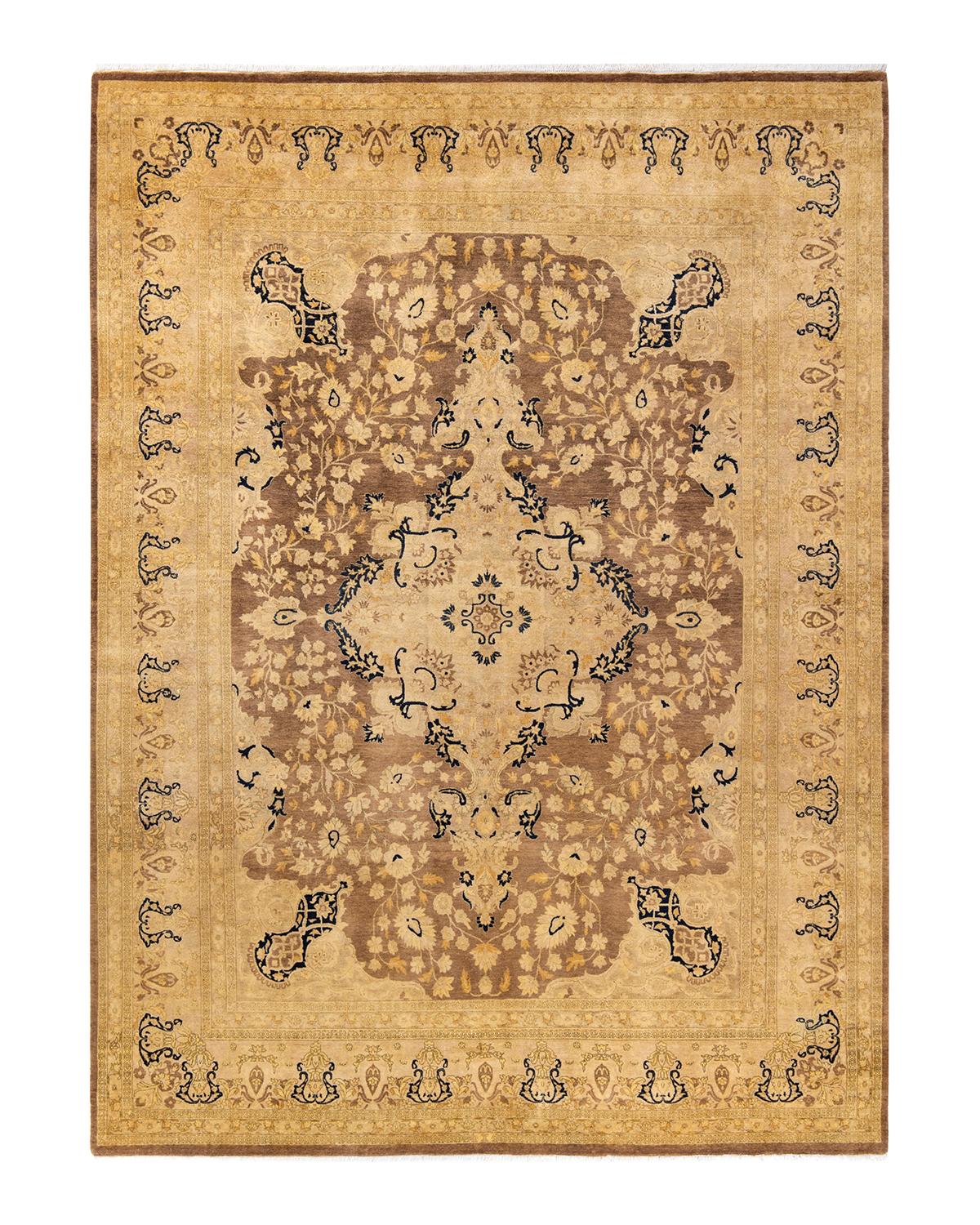 Autre Tapis traditionnel Mogul marron unique en son genre fabriqué à la main en vente