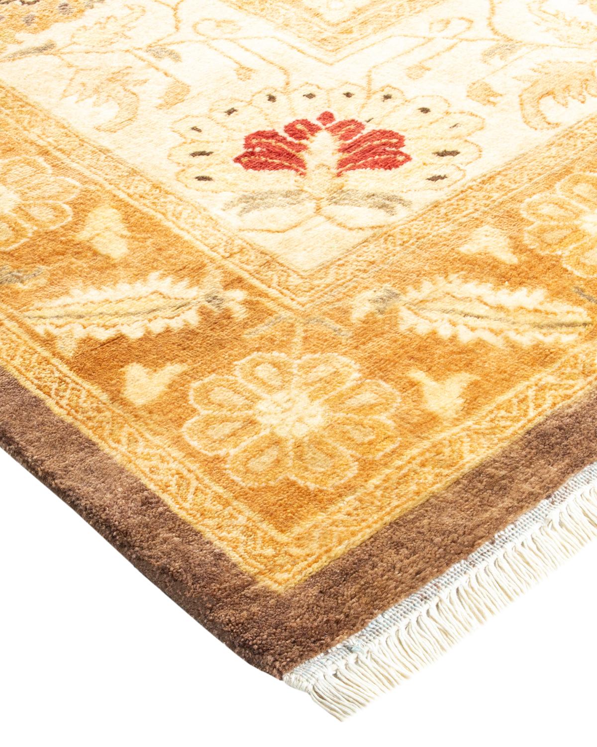 Handgefertigter, traditioneller Mogul-Teppich in Braun, Unikat (Wolle) im Angebot