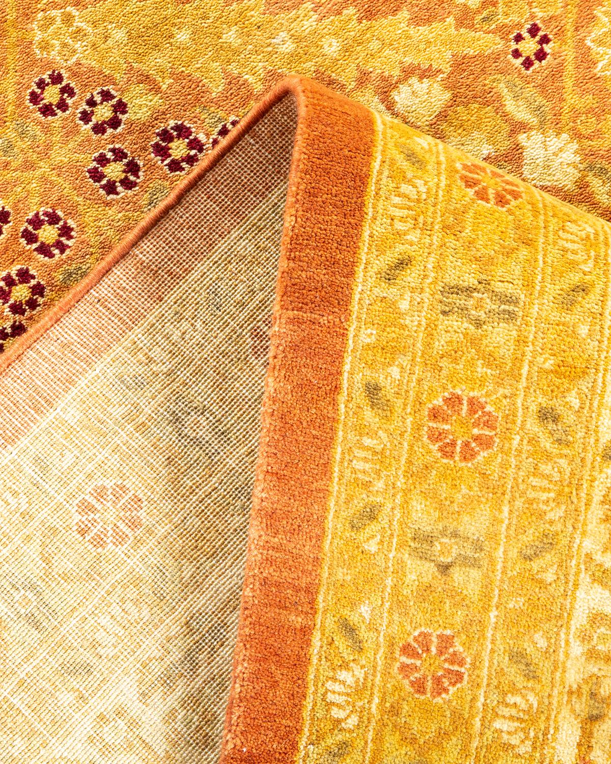 Handgefertigter, traditioneller Mogul-Teppich in Braun, Unikat (Pakistanisch) im Angebot