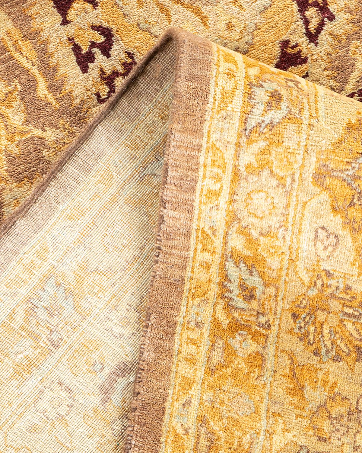 Traditioneller, handgefertigter, brauner Mogul-Teppich, Unikat (Pakistanisch) im Angebot