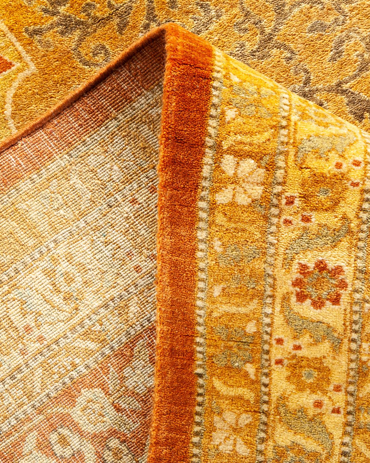 Pakistanais Tapis traditionnel Mogul marron unique en son genre fabriqué à la main en vente