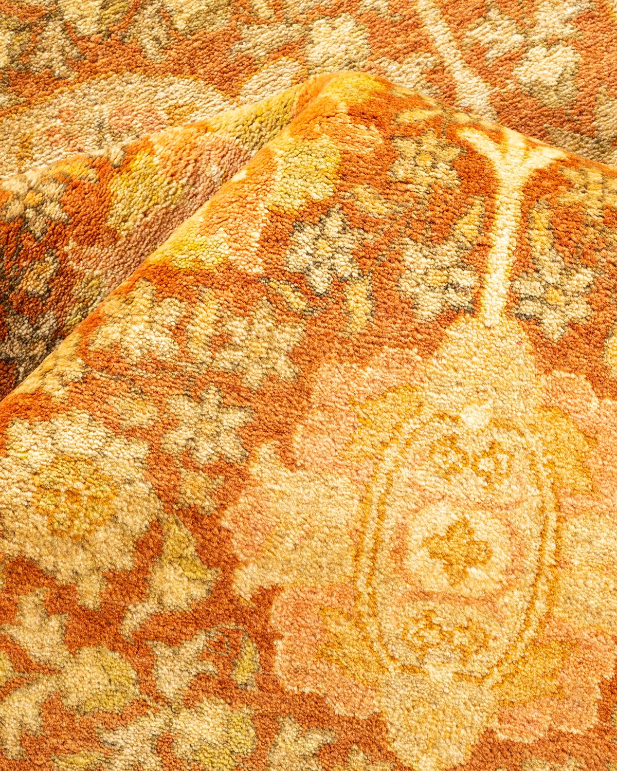 Autre Tapis traditionnel Mogul marron unique en son genre fabriqué à la main en vente