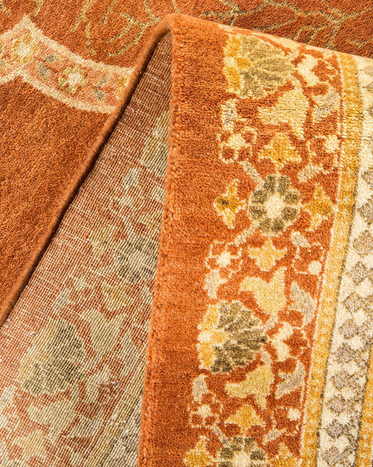 Handgefertigter, traditioneller Mogul-Teppich in Braun, Unikat (Pakistanisch) im Angebot
