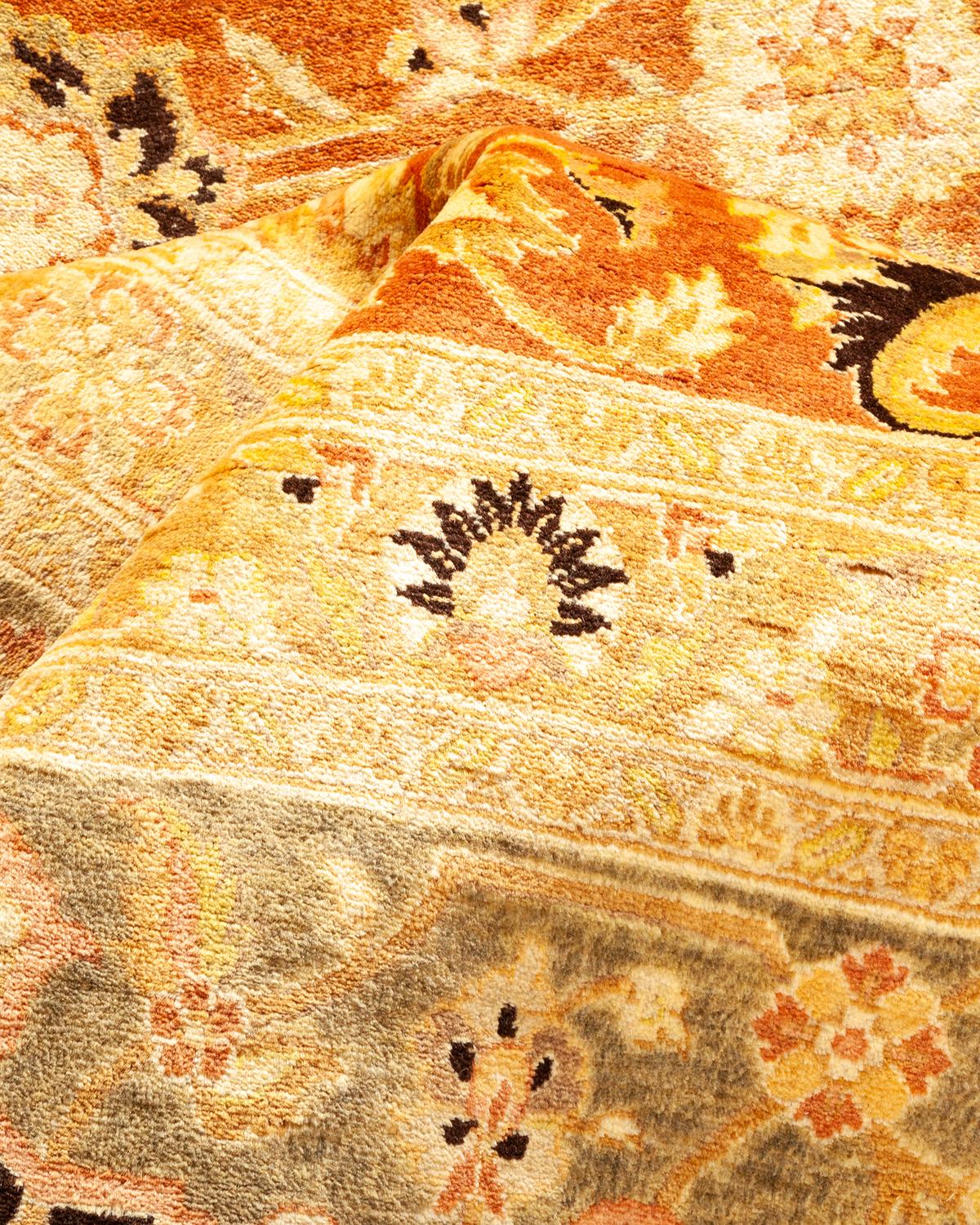 Autre Tapis traditionnel Mogul marron unique en son genre fabriqué à la main en vente