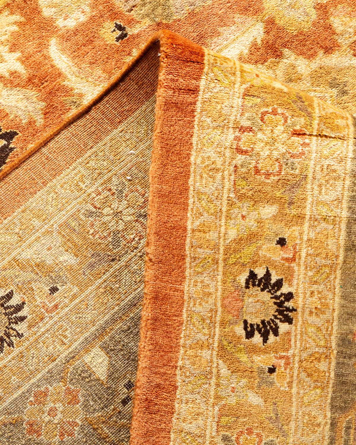 Pakistanais Tapis traditionnel Mogul marron unique en son genre fabriqué à la main en vente