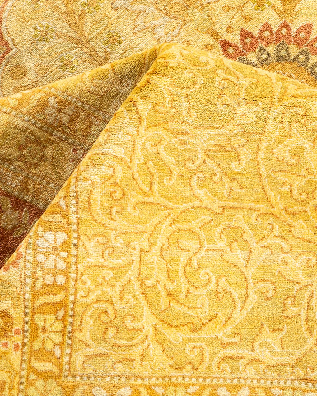 Autre Tapis traditionnel Mogul marron unique en son genre fabriqué à la main en vente