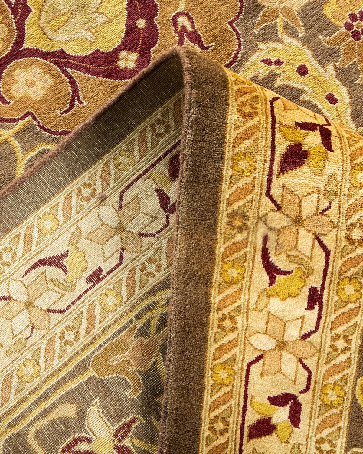Handgefertigter, traditioneller Mogul-Teppich in Braun, Unikat (Pakistanisch) im Angebot