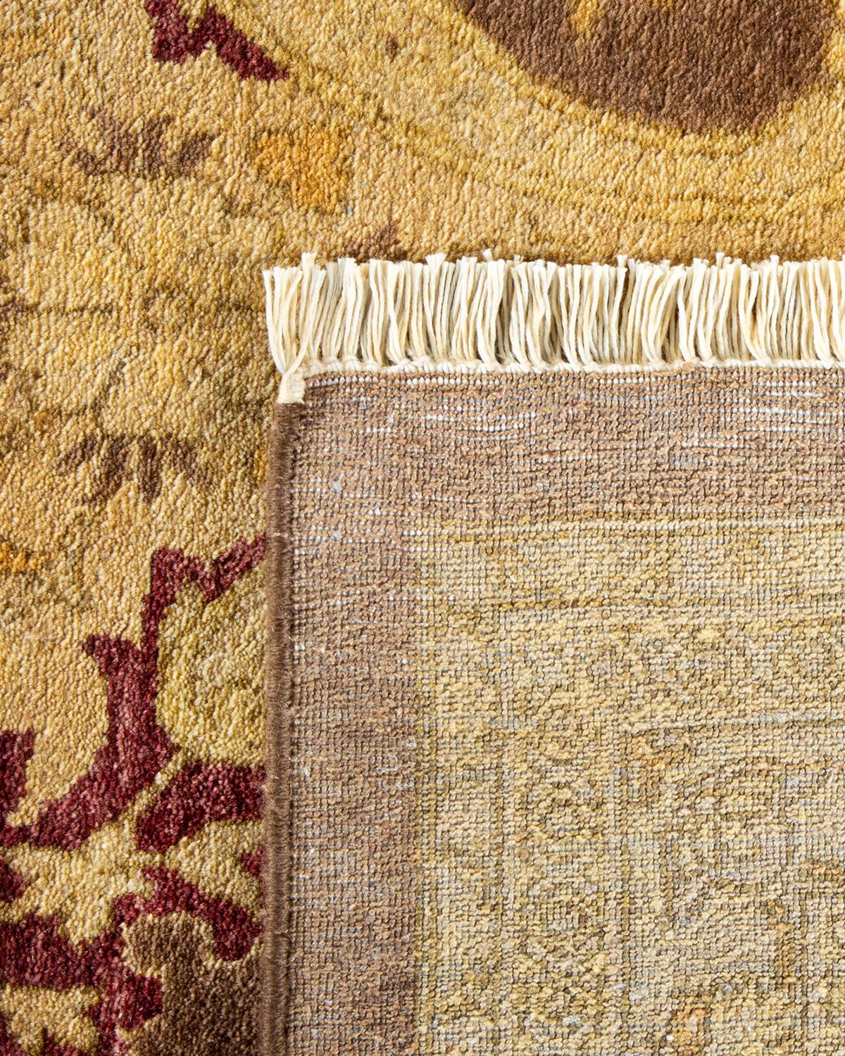Noué à la main Tapis traditionnel Mogul marron unique en son genre fabriqué à la main en vente