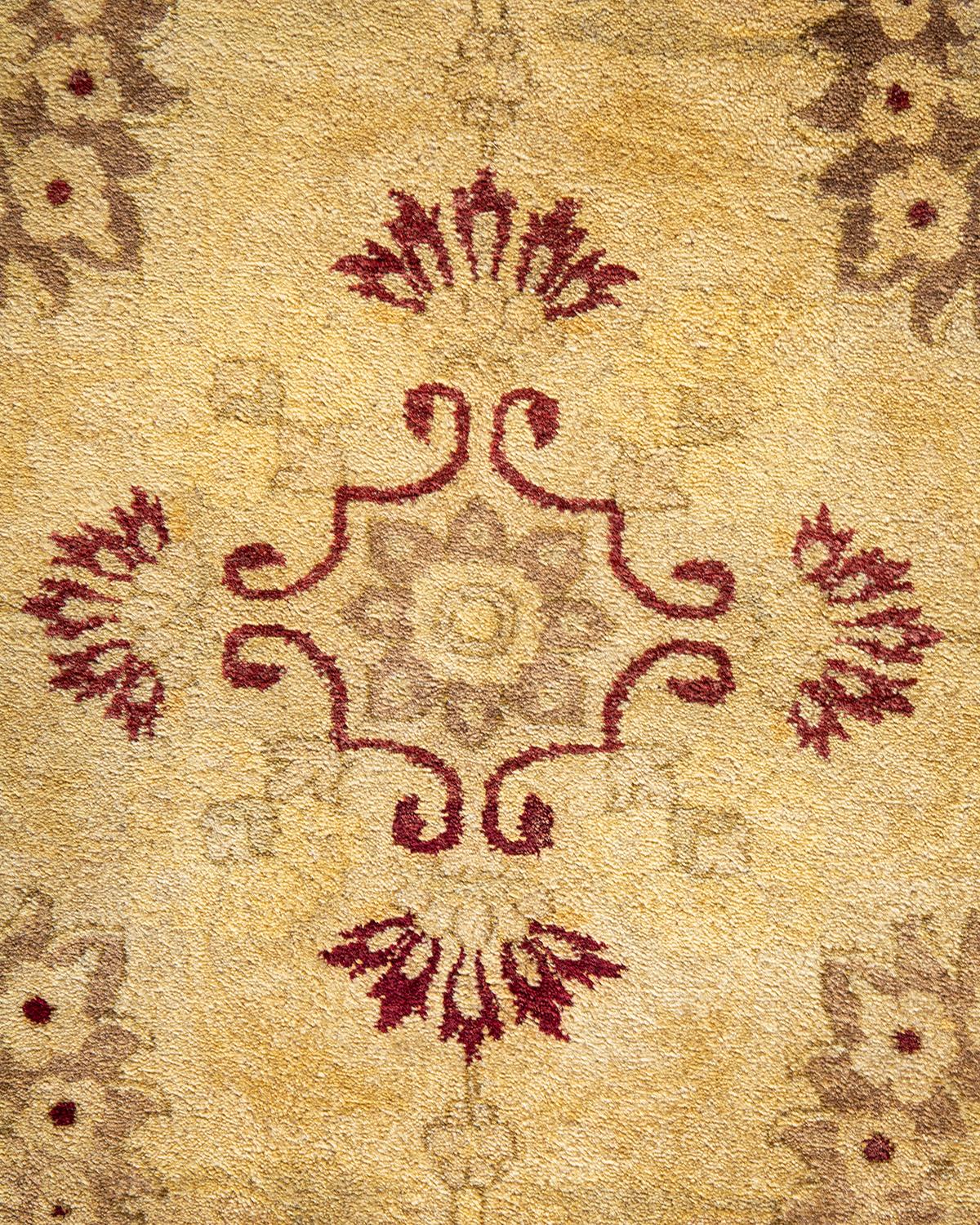 XXIe siècle et contemporain Tapis traditionnel Mogul marron unique en son genre fabriqué à la main en vente