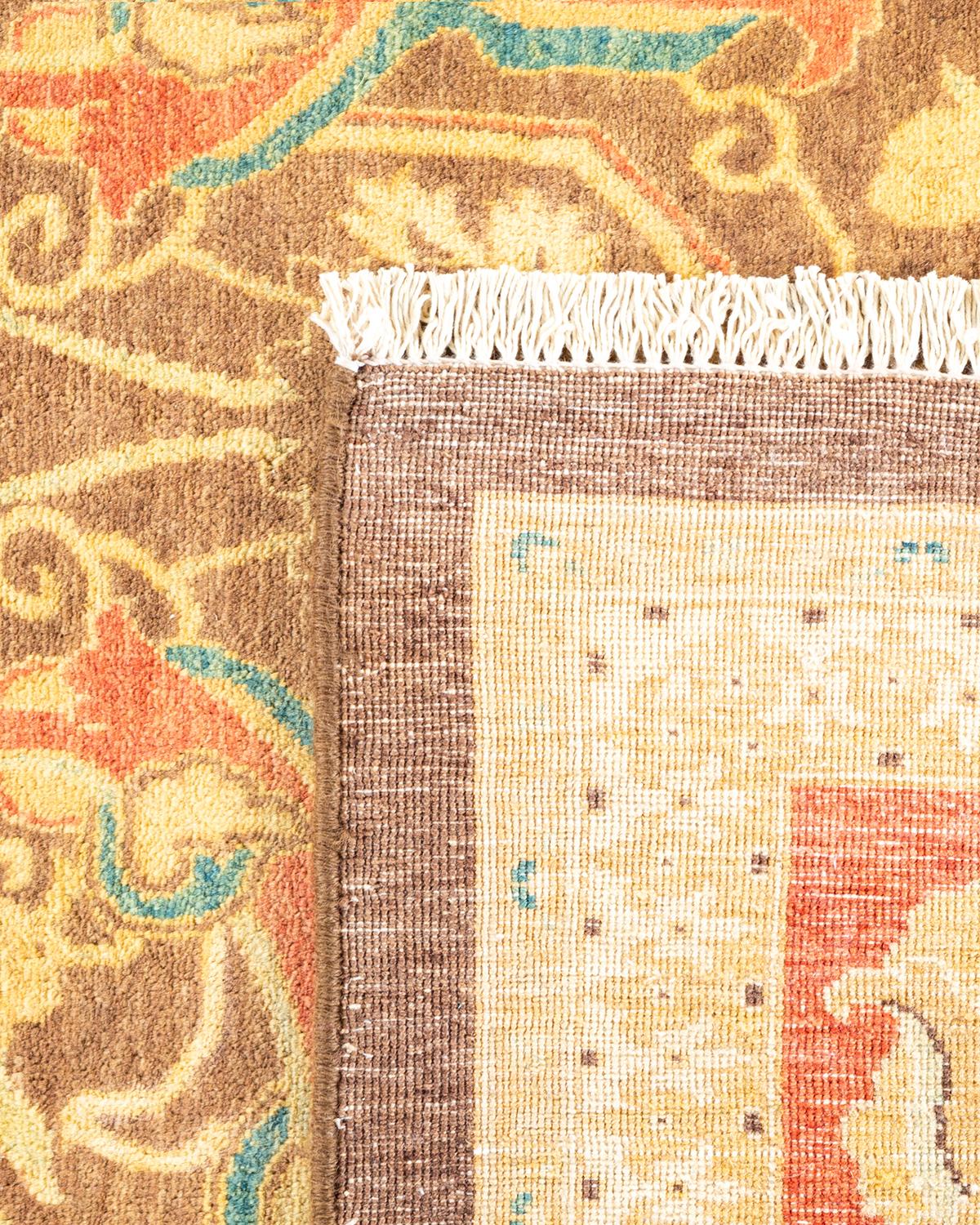Noué à la main Tapis traditionnel Mogul marron unique en son genre fabriqué à la main en vente