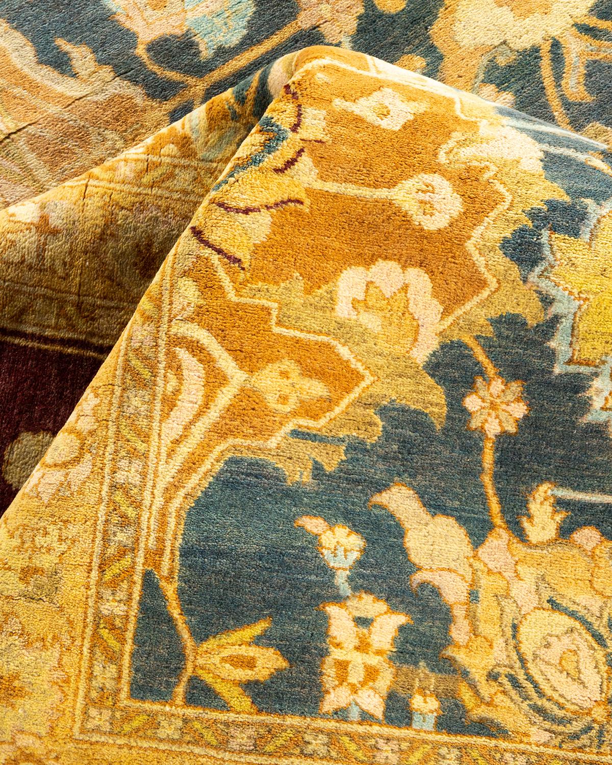Avec leurs palettes discrètes et leurs motifs à l'envers, les tapis de la collection Mogul apporteront une sophistication intemporelle à n'importe quelle pièce. Influencés par un éventail de motifs turcs, indiens et persans, les artisans qui tissent