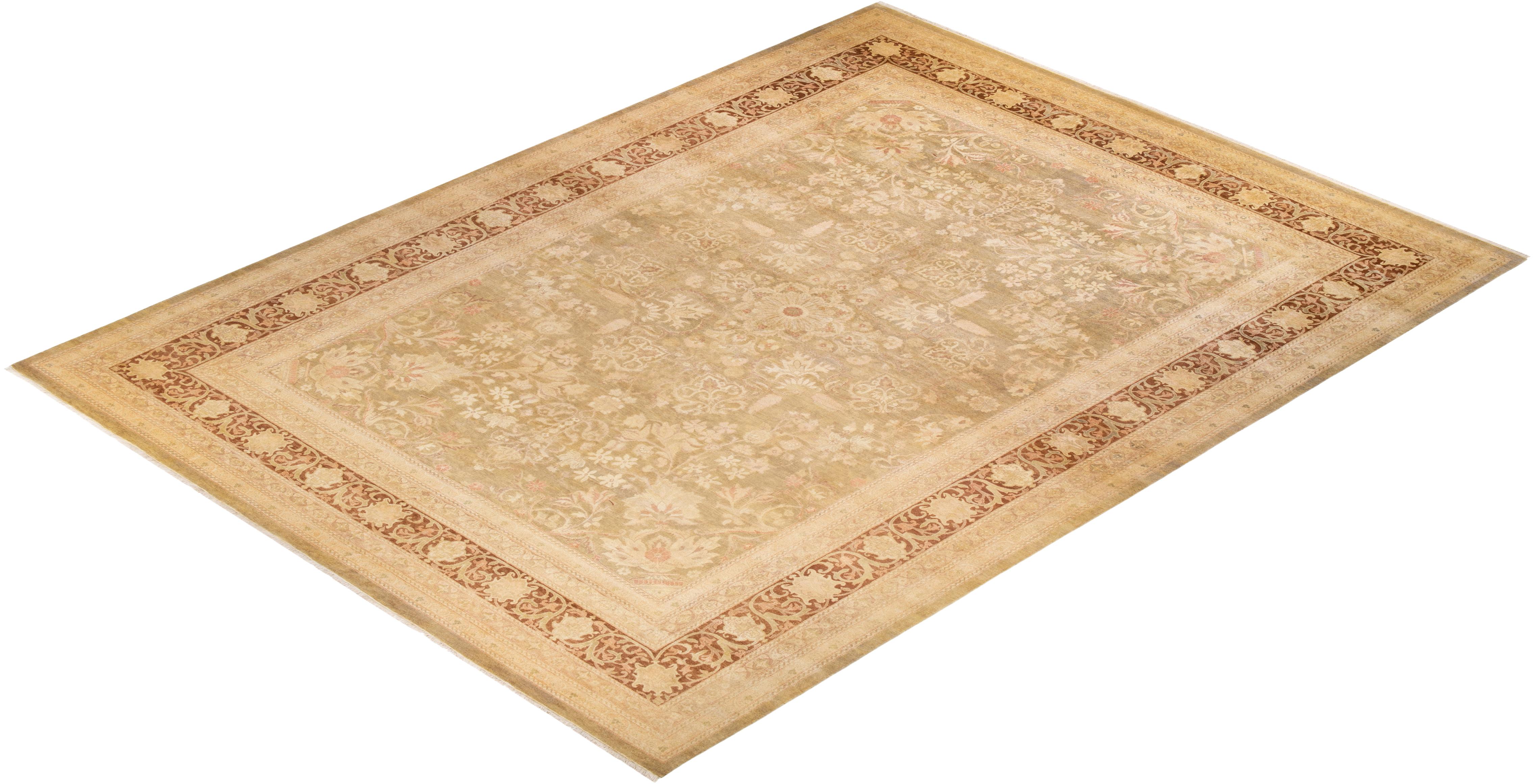 Con palette sobrie e disegni allover, i tappeti della Collezione Mogul doneranno una raffinatezza senza tempo a qualsiasi stanza. Influenzati da uno spettro di disegni turchi, indiani e persiani, gli artigiani che tessono a mano questi tappeti di