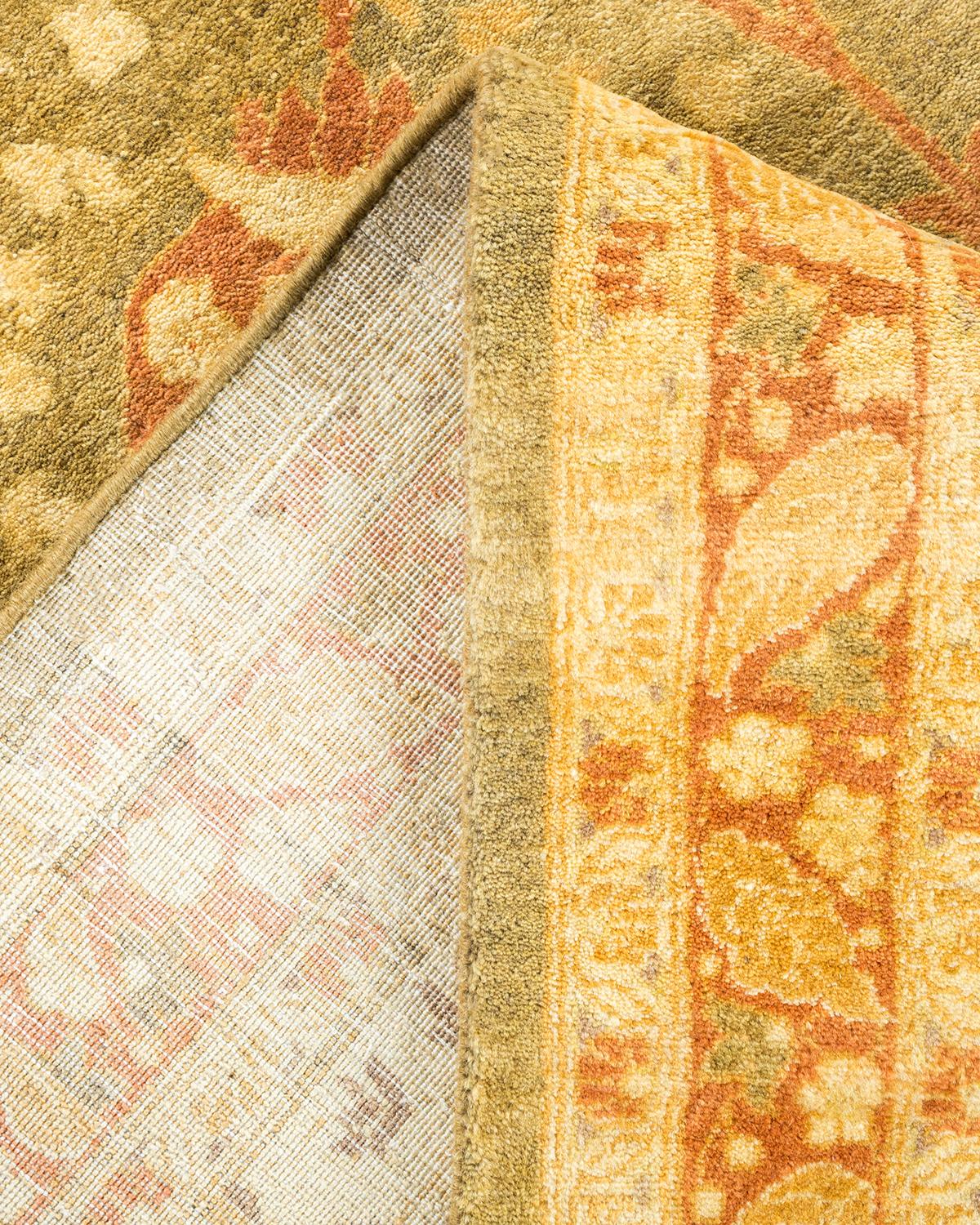 Pakistanais Tapis traditionnel Mogul vert unique fait à la main, unique en son genre en vente