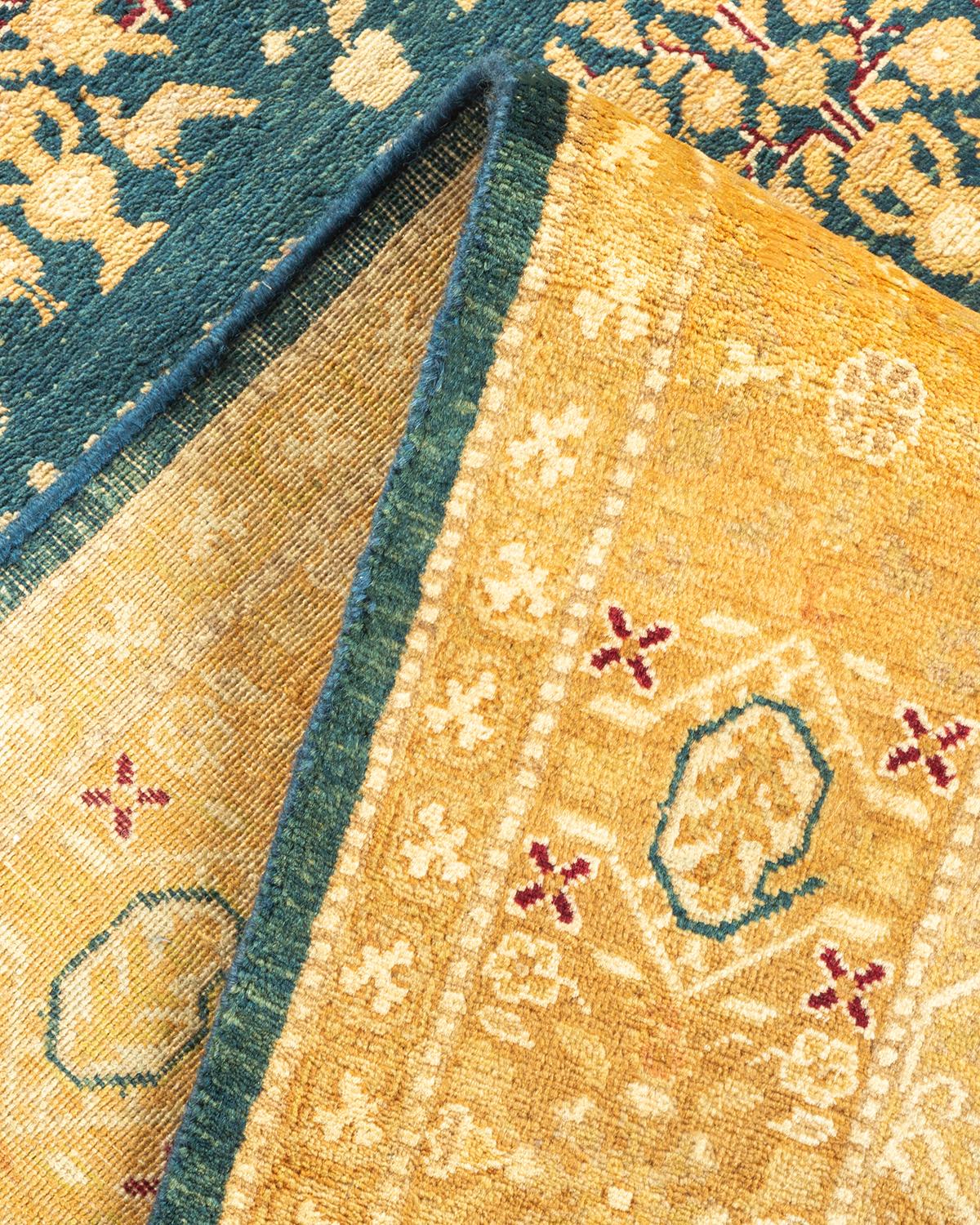 Pakistanais Tapis traditionnel vert moghol unique fait main, unique en son genre en vente