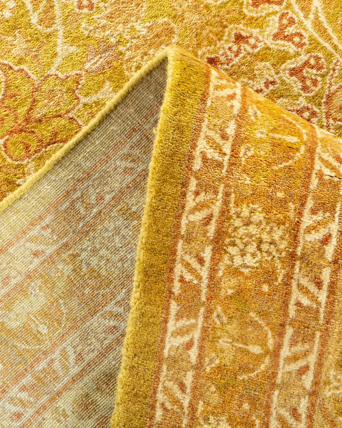 Pakistanais Tapis traditionnel vert moghol unique fait main, unique en son genre en vente