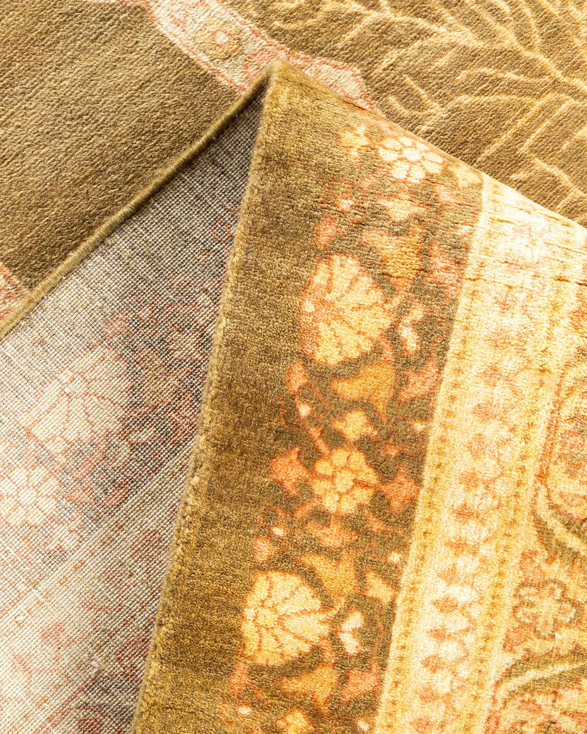 Pakistanais Tapis traditionnel vert moghol unique fait main, unique en son genre en vente