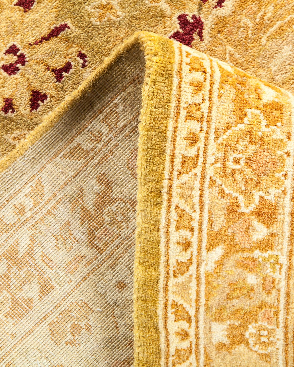 Handgefertigter, traditioneller Mogul-grüner Teppich, Unikat (Pakistanisch) im Angebot