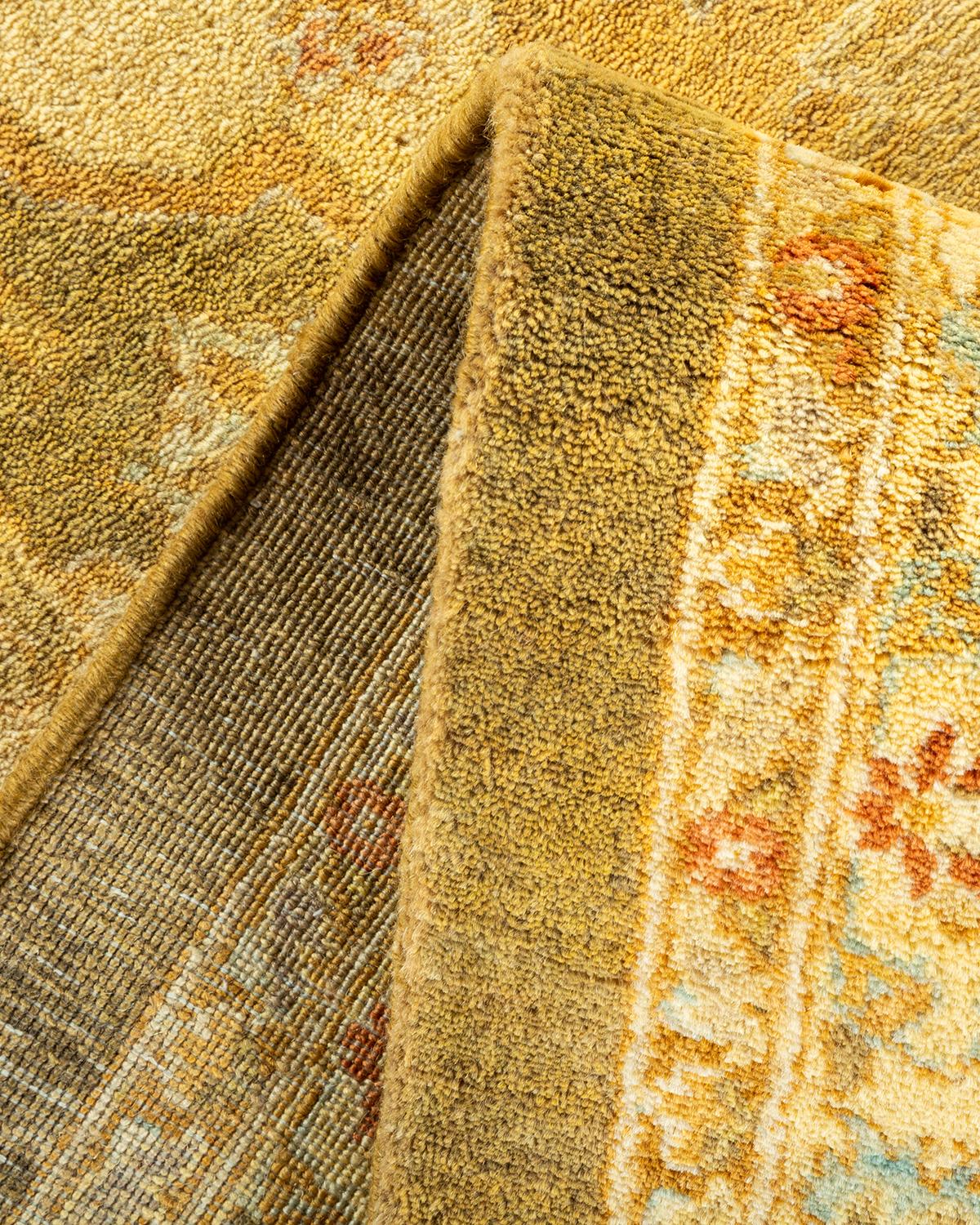 Pakistanais Tapis traditionnel vert moghol unique fait main, unique en son genre en vente