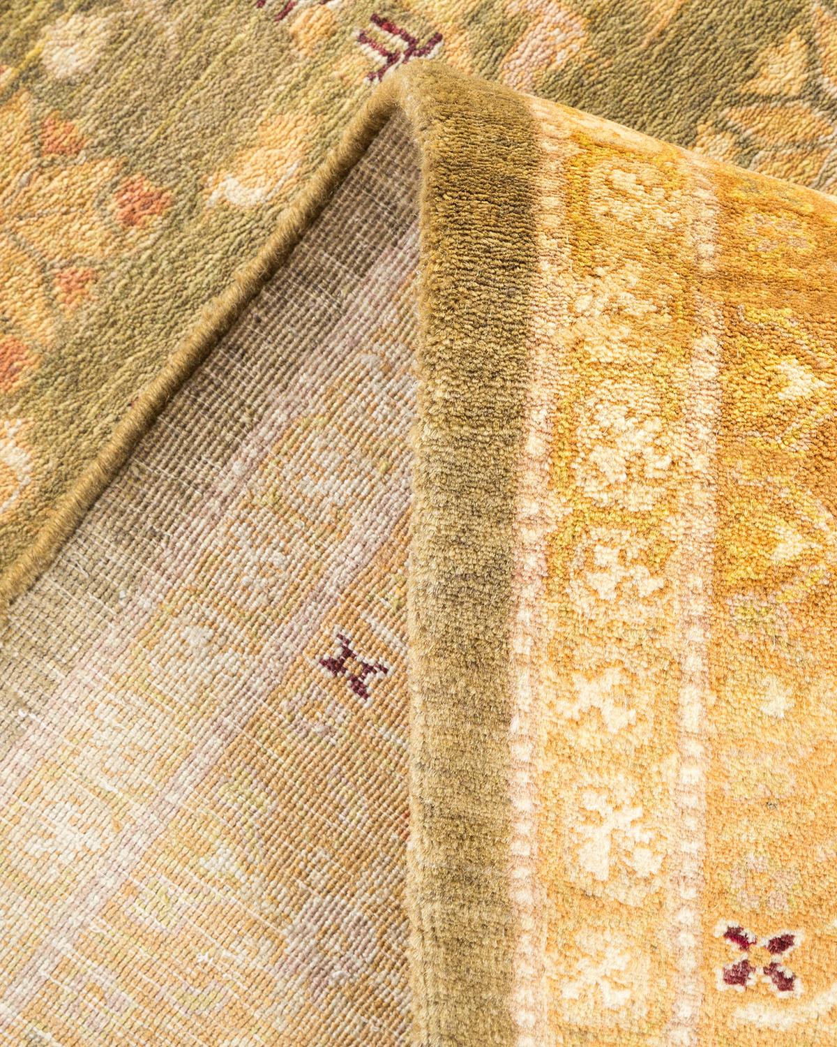 Pakistanais Tapis traditionnel vert moghol unique fait main, unique en son genre en vente