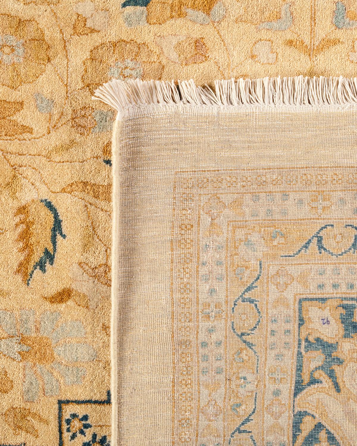 Annodato a mano Tappeto tradizionale Mogul Ivory, unico nel suo genere, realizzato a mano in vendita