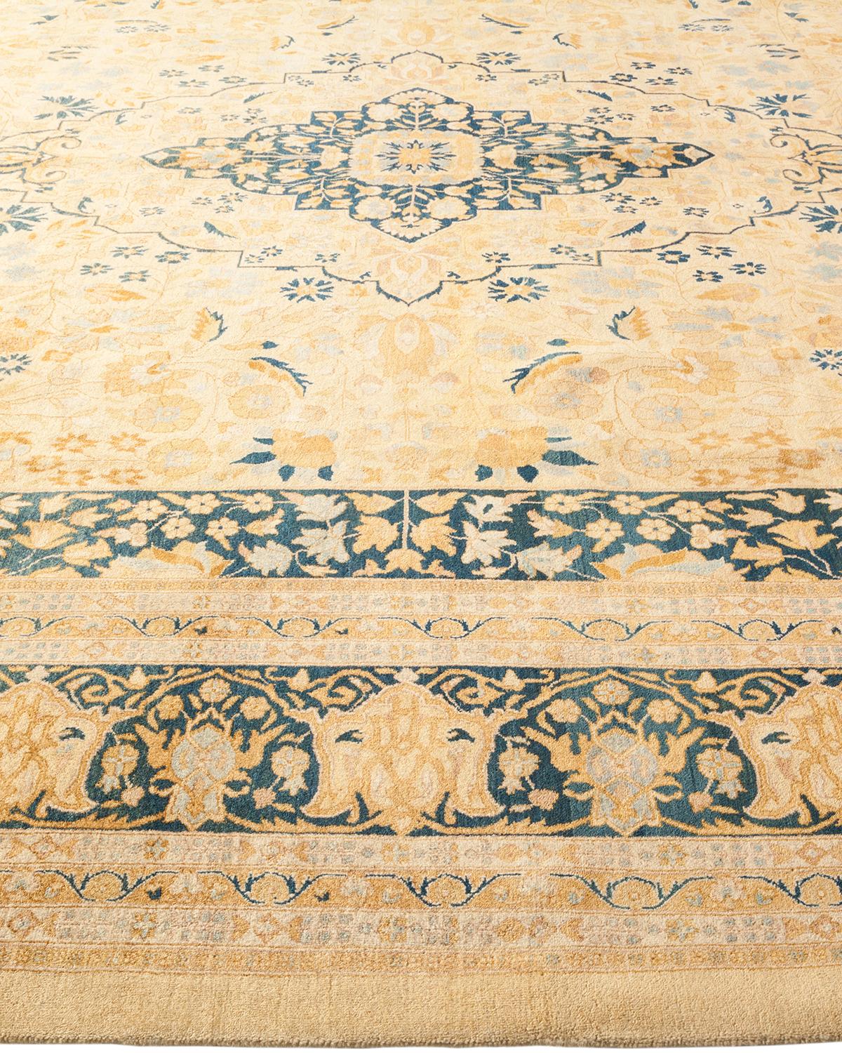 Tappeto tradizionale Mogul Ivory, unico nel suo genere, realizzato a mano In condizioni Nuovo in vendita a Norwalk, CT