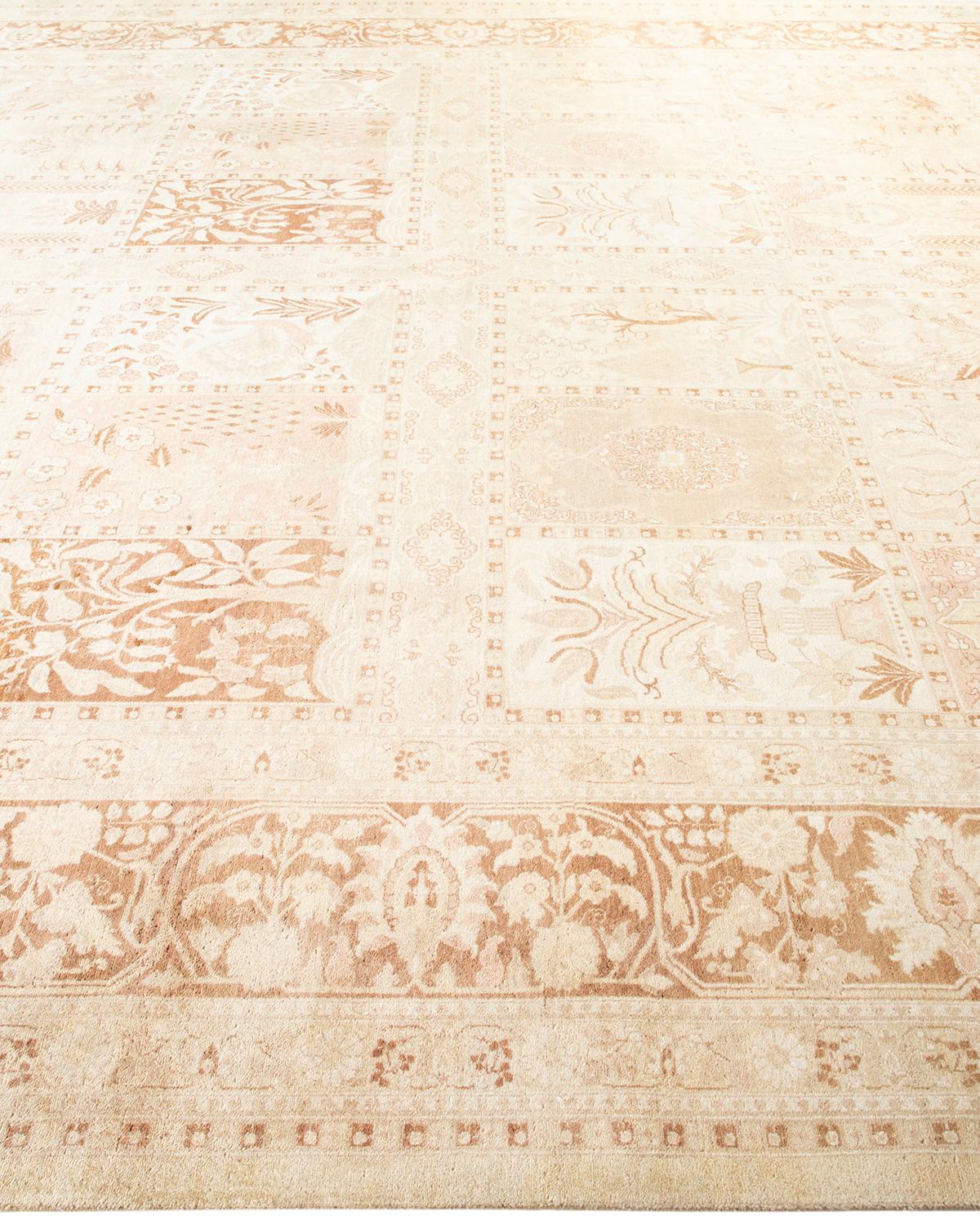 Tapis traditionnel ivoire Mogul unique en son genre fabriqué à la main Neuf - En vente à Norwalk, CT