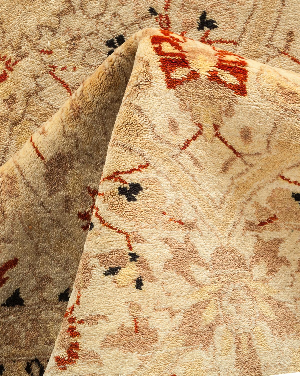 Autre Tapis traditionnel ivoire Mogul unique en son genre fabriqué à la main en vente