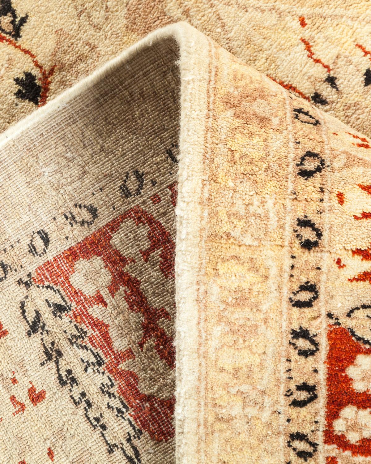 Pakistanais Tapis traditionnel ivoire Mogul unique en son genre fabriqué à la main en vente