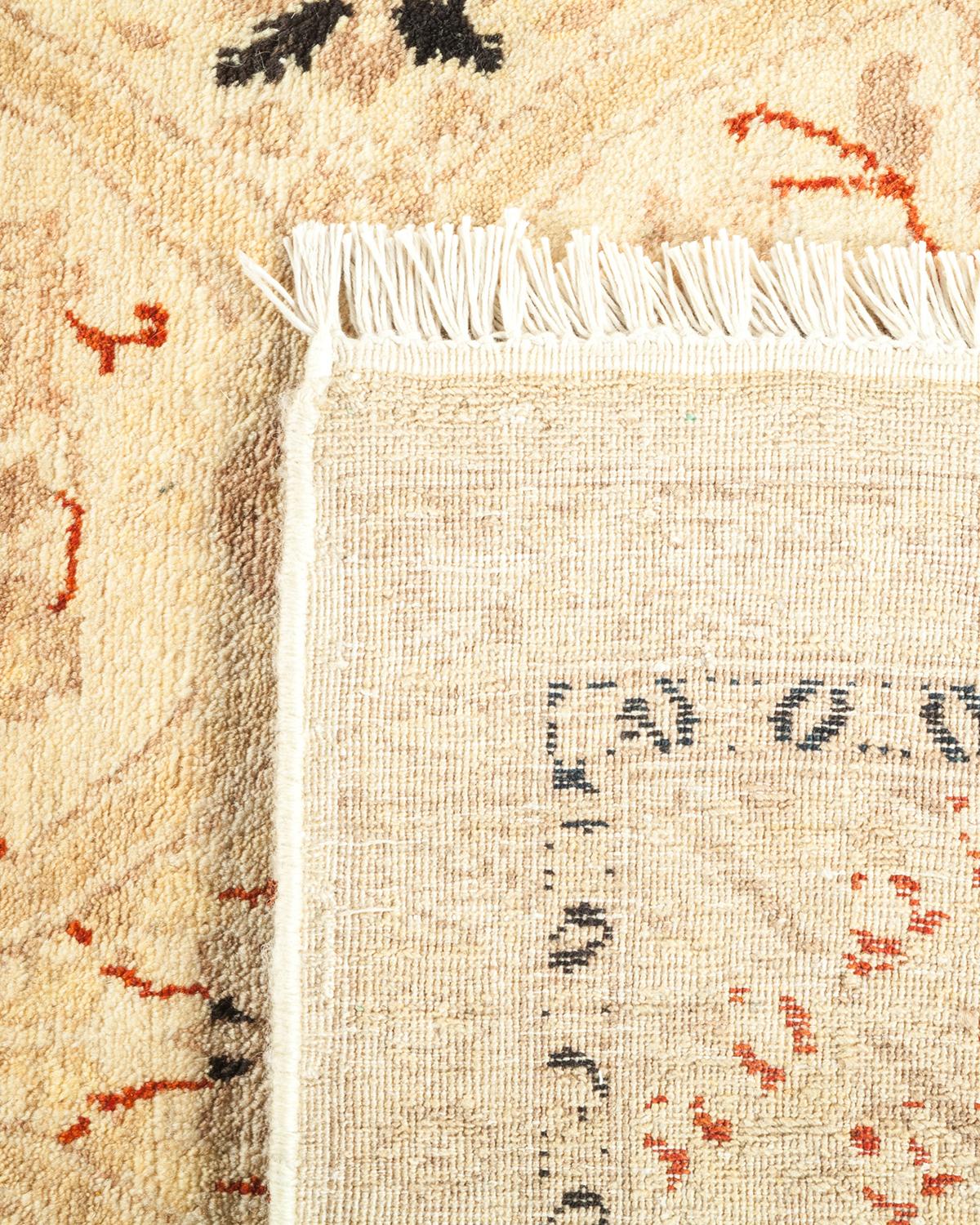 Noué à la main Tapis traditionnel ivoire Mogul unique en son genre fabriqué à la main en vente