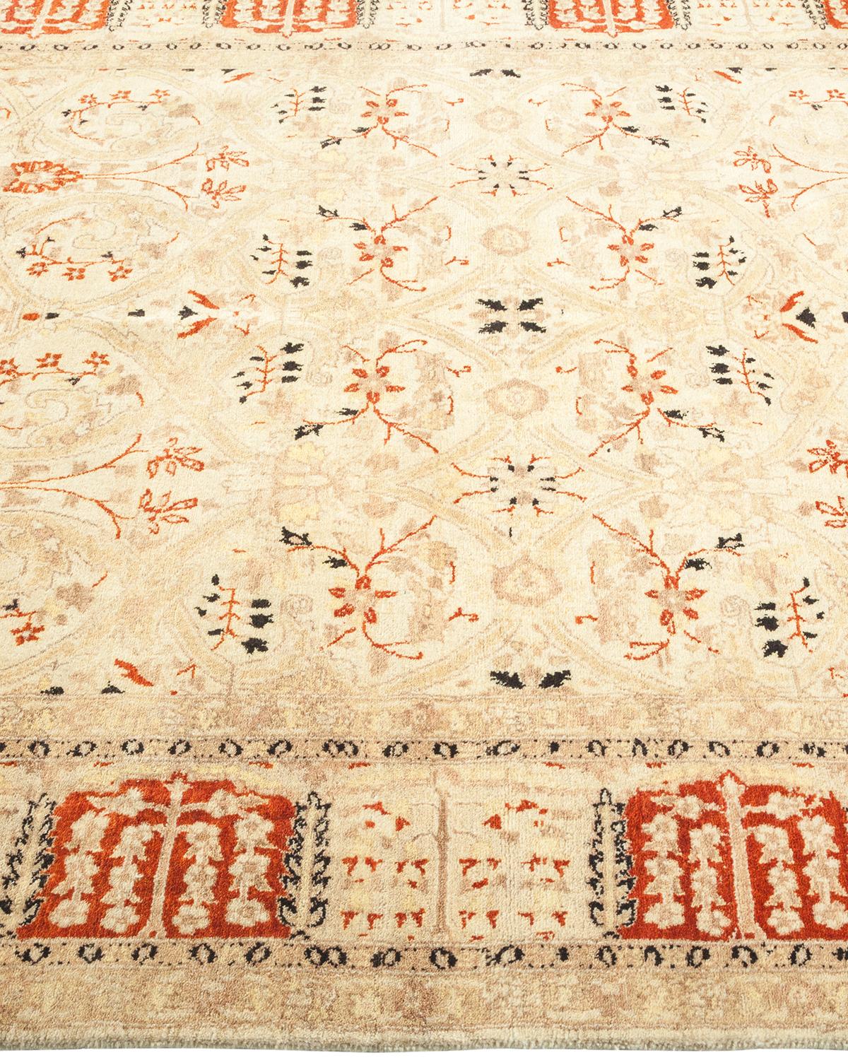 Tapis traditionnel ivoire Mogul unique en son genre fabriqué à la main Neuf - En vente à Norwalk, CT