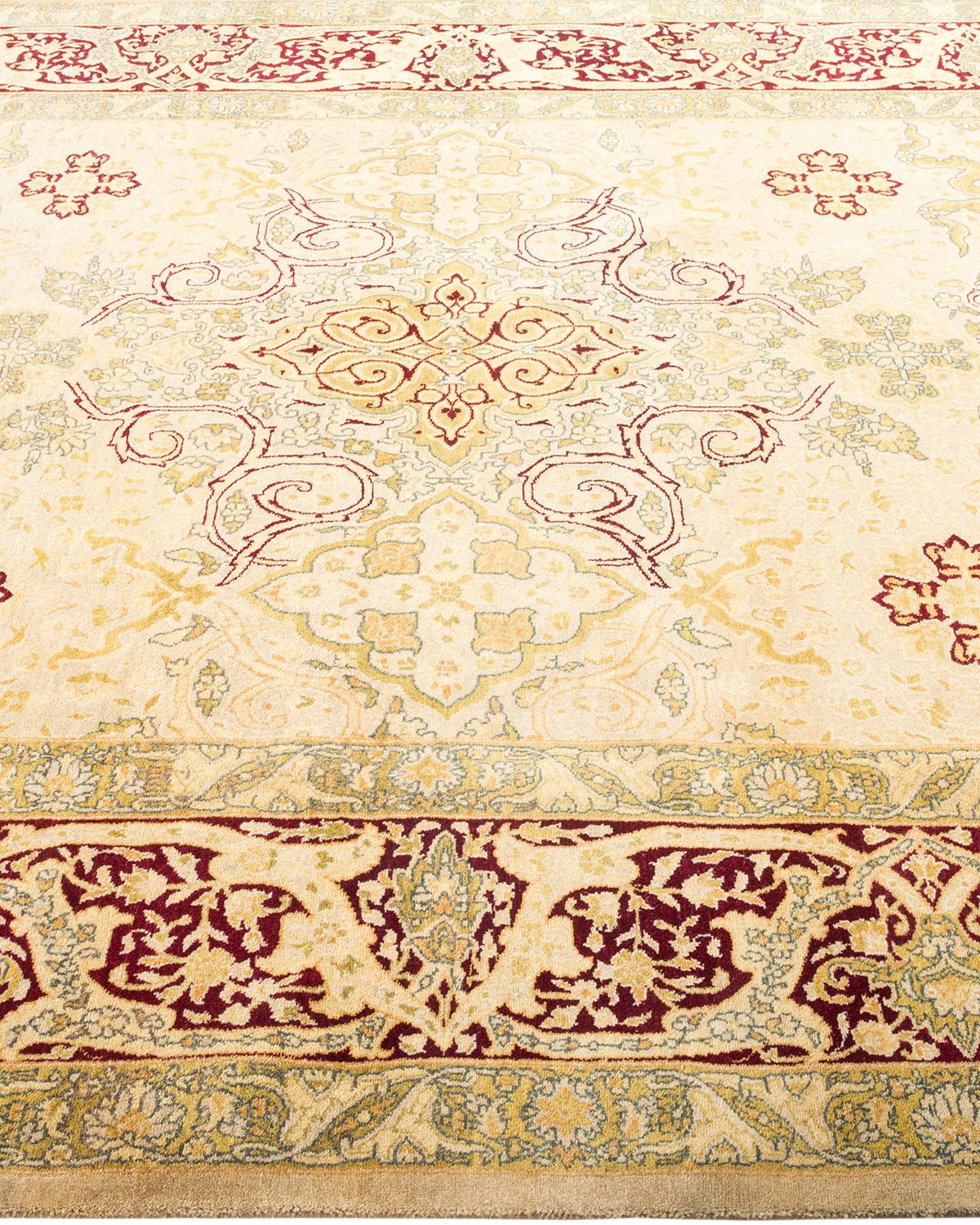Tapis traditionnel Mogul ivoire unique en son genre fabriqué à la main Neuf - En vente à Norwalk, CT