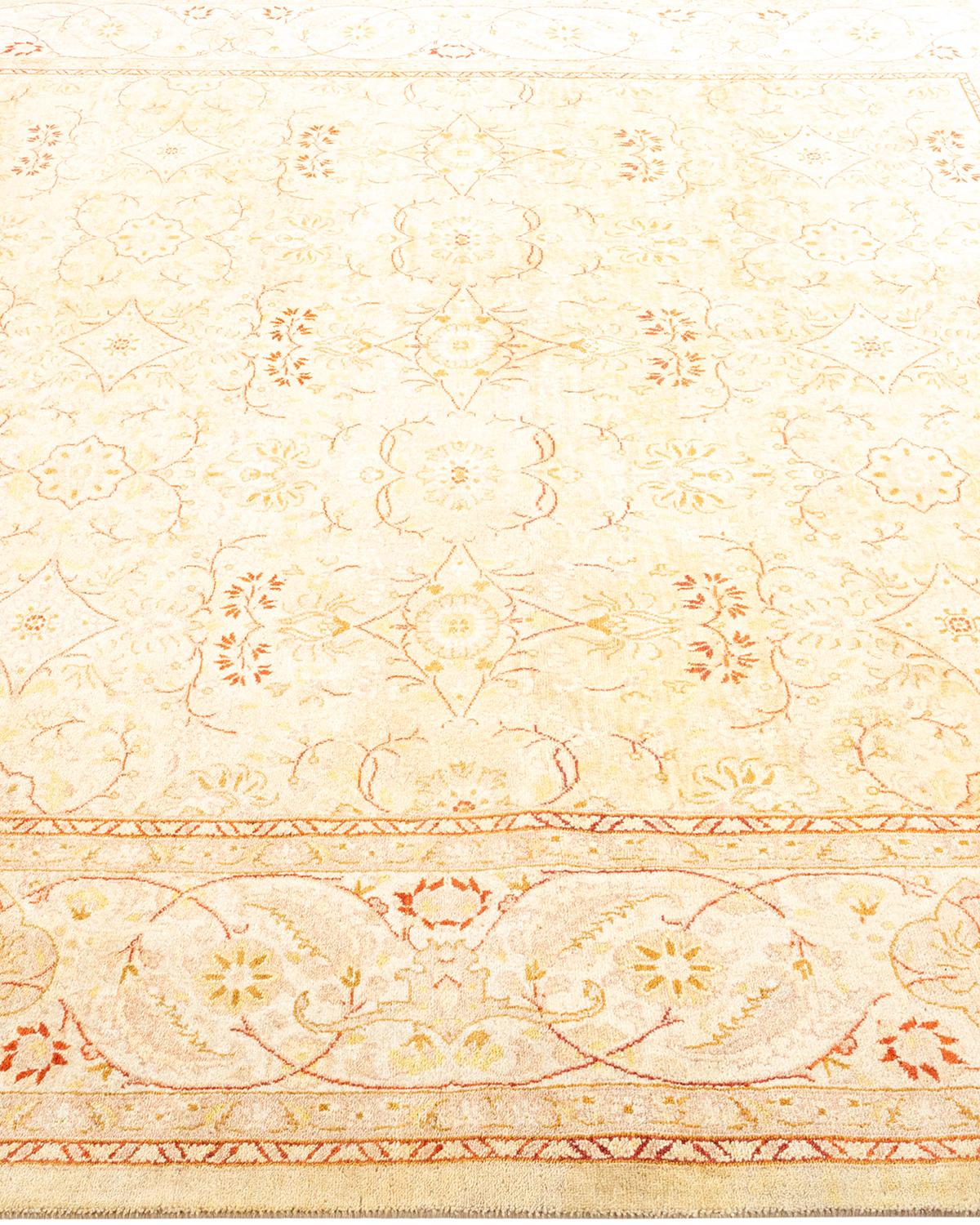 Alfombra tradicional única Hand Made Mogul marfil en Nuevo estado para la venta en Norwalk, CT