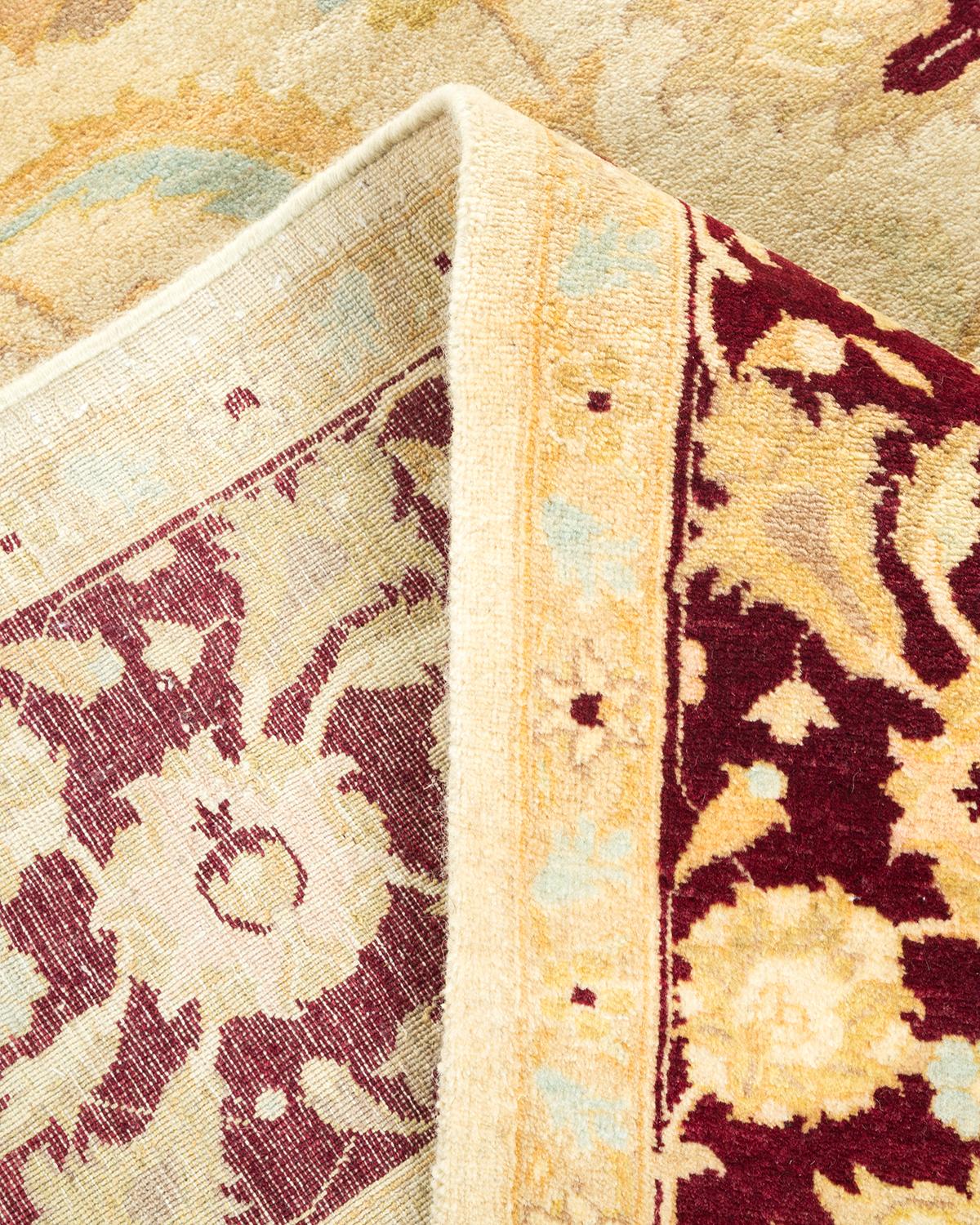 Pakistanais Tapis traditionnel ivoire Mogul unique en son genre fabriqué à la main en vente