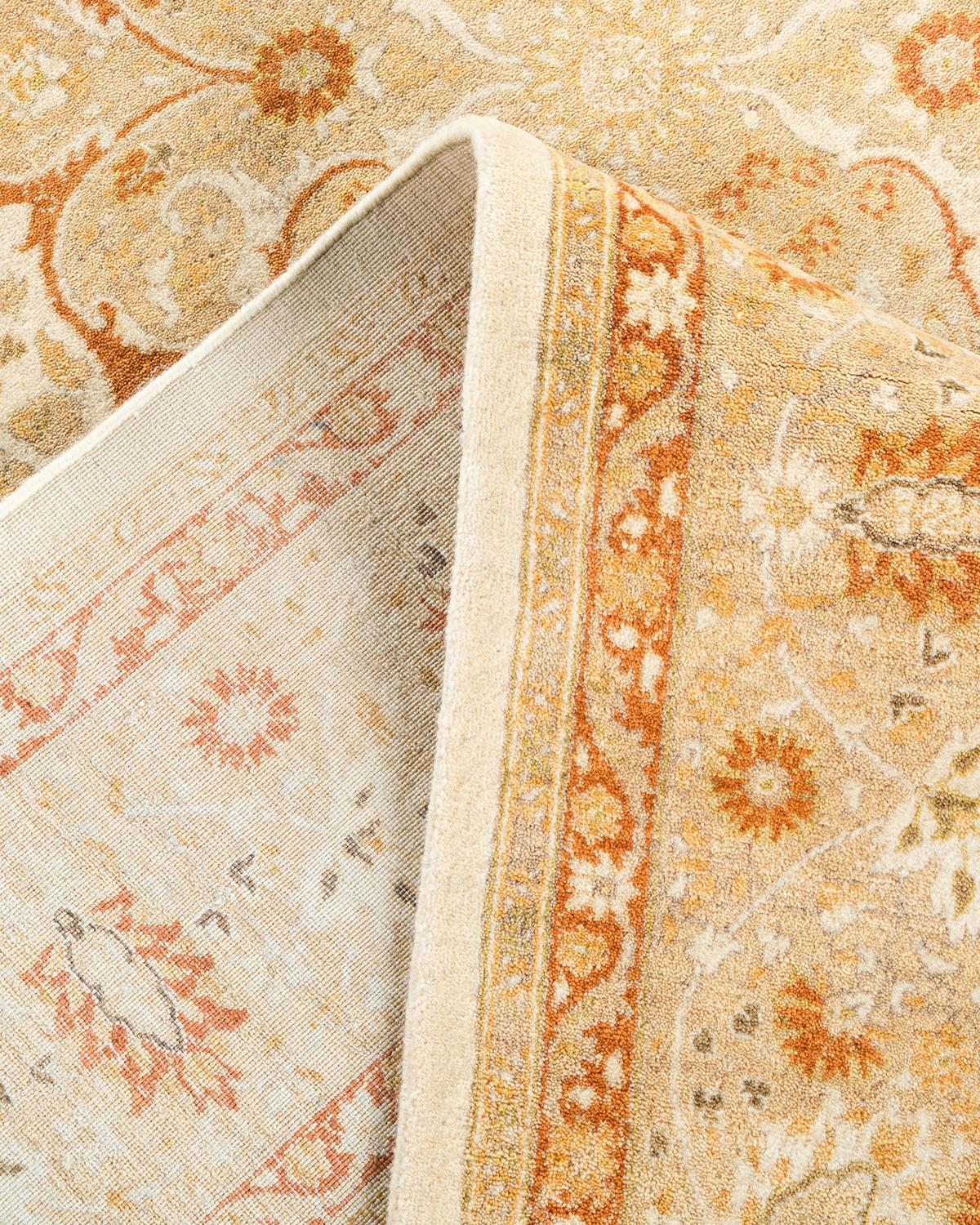 Einzigartiger handgefertigter traditioneller elfenbeinfarbener Mogul-Teppich (Pakistanisch) im Angebot