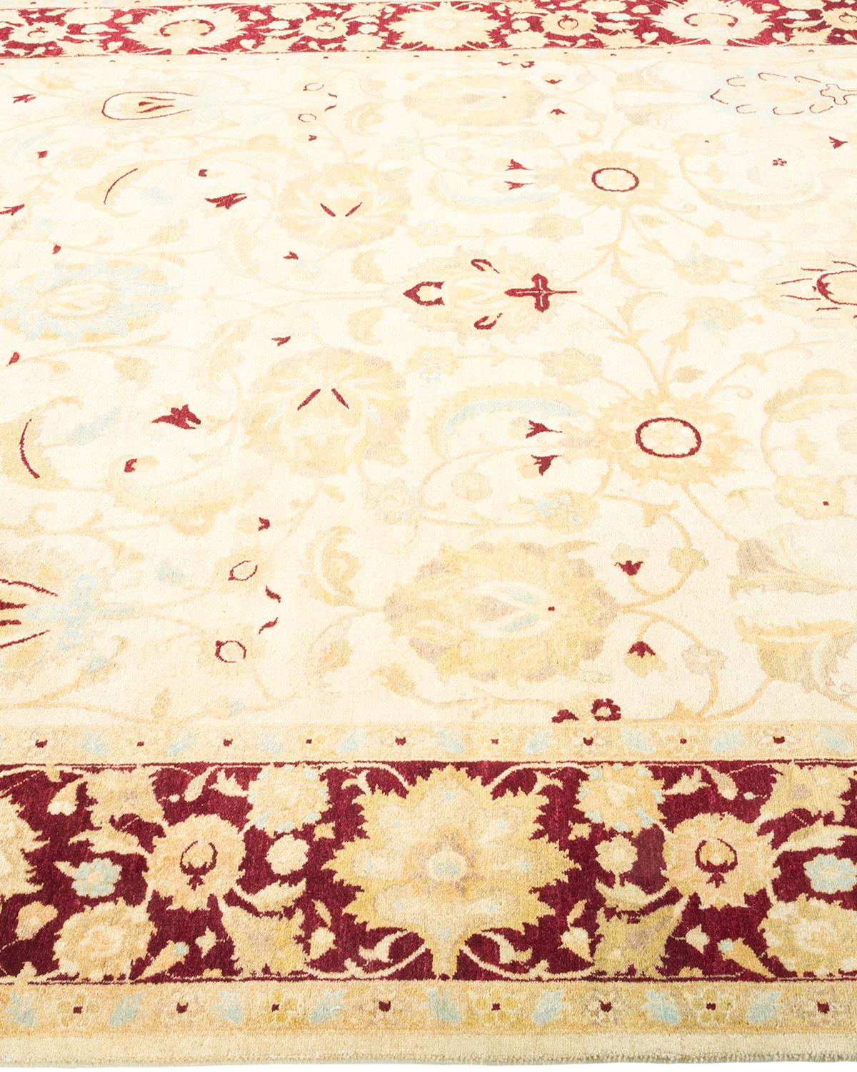 Tapis traditionnel ivoire Mogul unique en son genre fabriqué à la main Neuf - En vente à Norwalk, CT