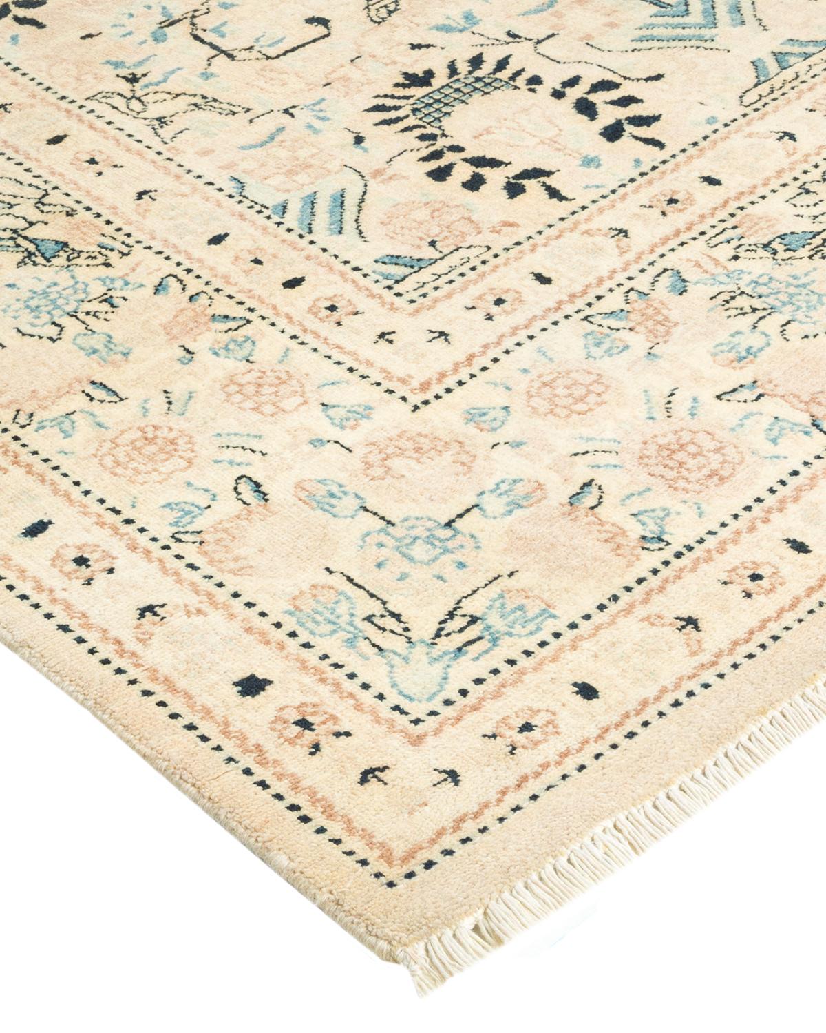 Einzigartiger handgefertigter traditioneller elfenbeinfarbener Mogul-Teppich (Wolle) im Angebot