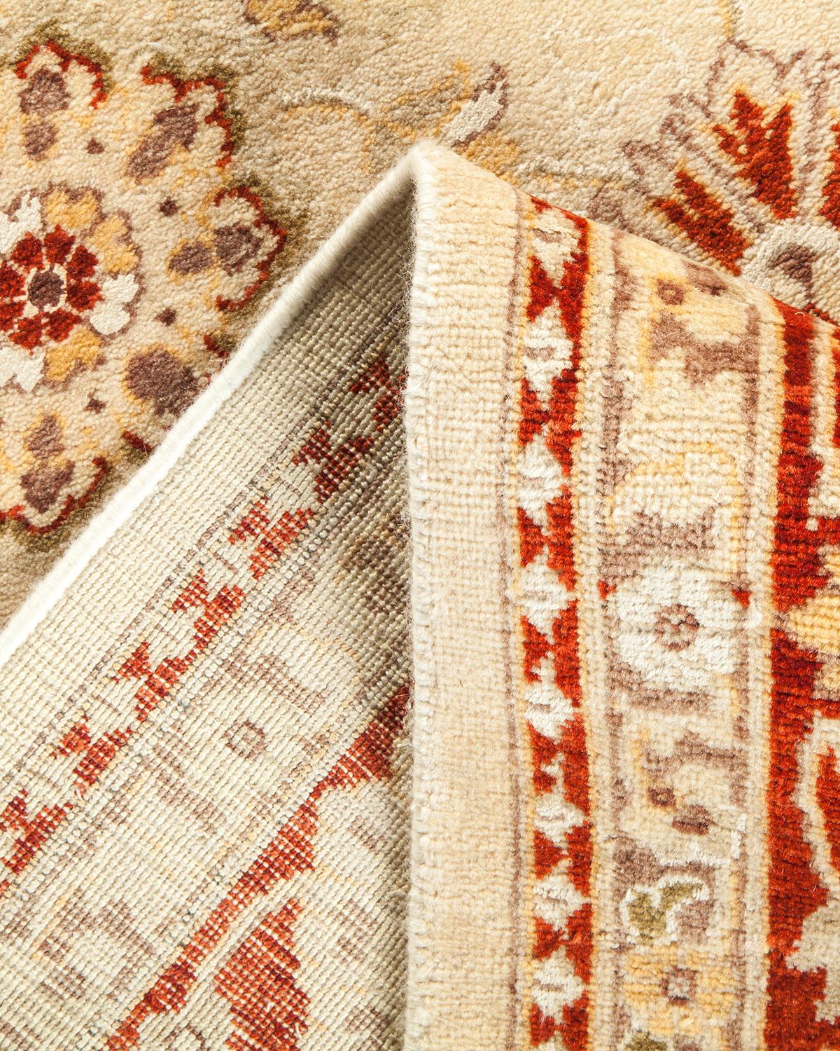 Alfombra tradicional única Hand Made Mogul marfil Pakistaní en venta